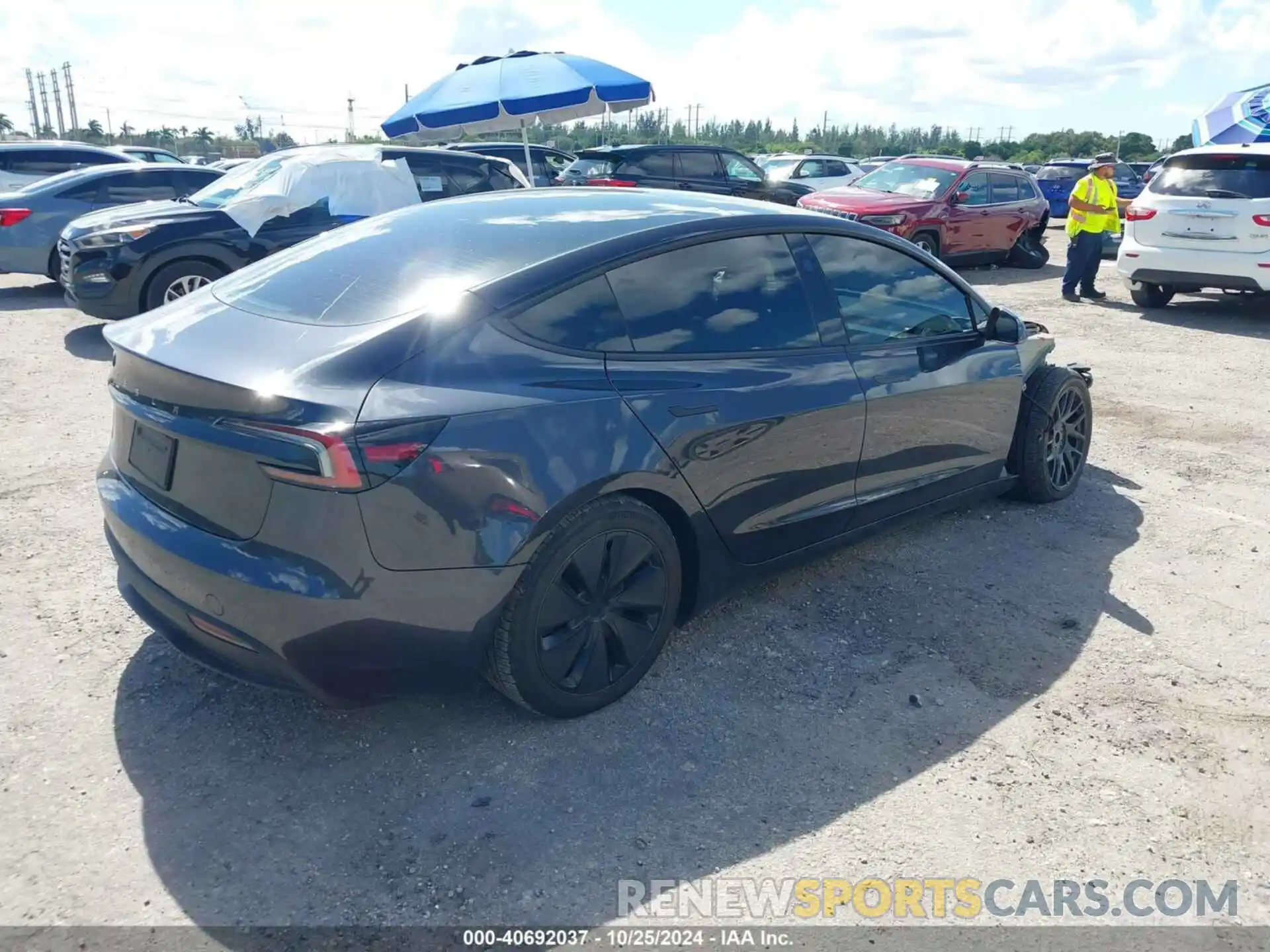 4 Photograph of a damaged car 5YJ3E1EA5RF728692 TESLA MODEL 3 2024