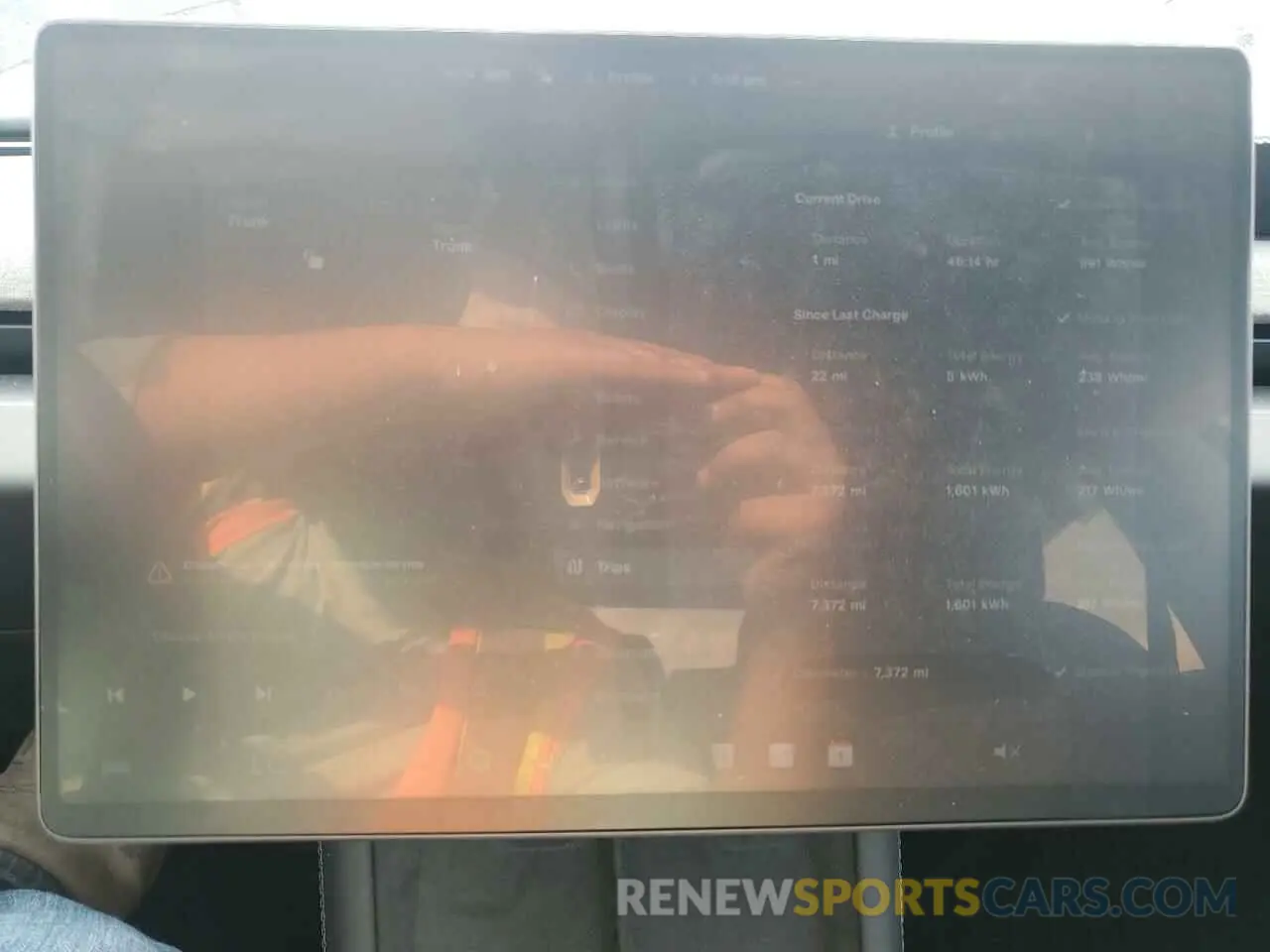 9 Photograph of a damaged car 5YJ3E1EA5RF741345 TESLA MODEL 3 2024