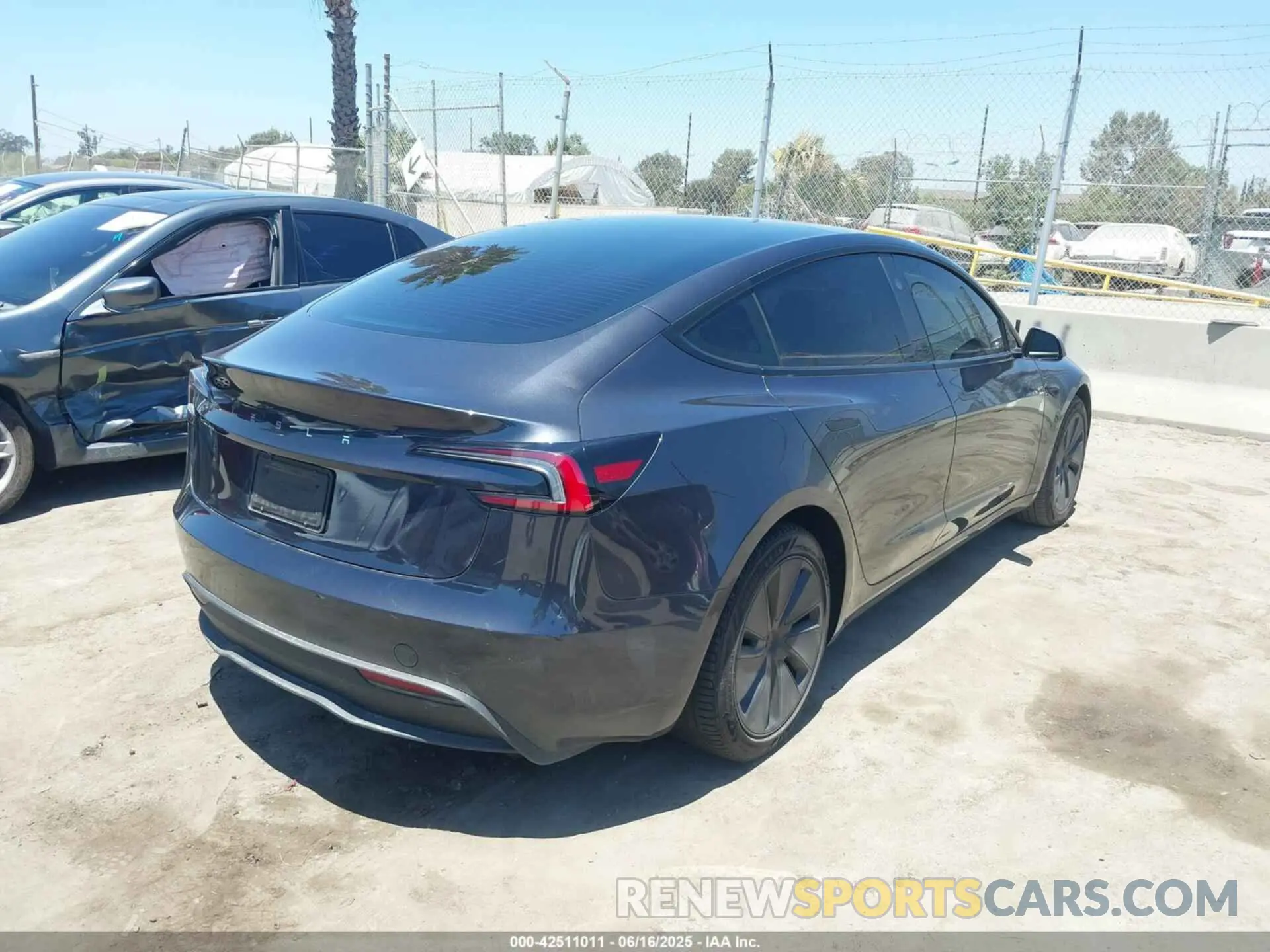 4 Photograph of a damaged car 5YJ3E1EA5RF754824 TESLA MODEL 3 2024