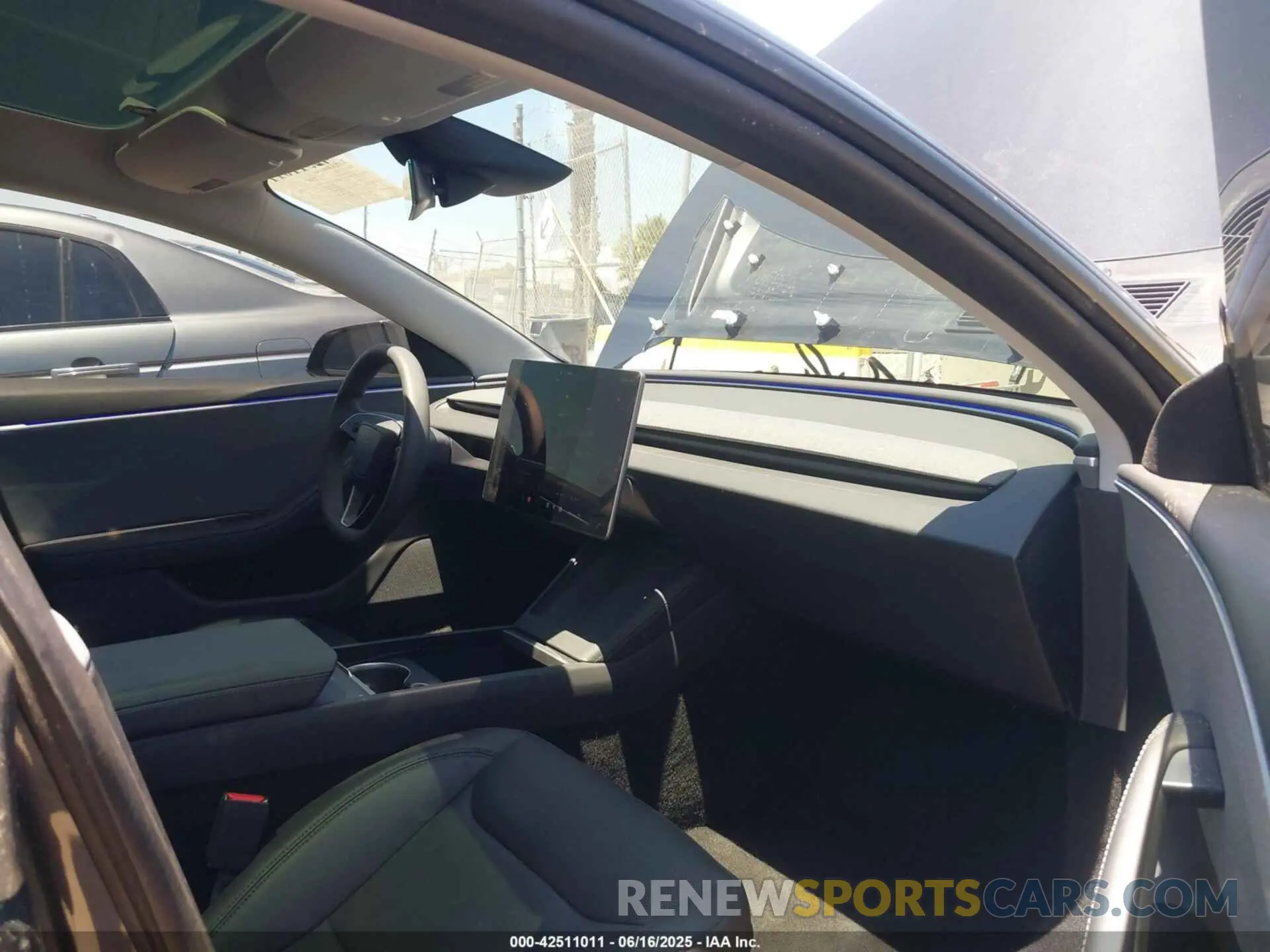 5 Photograph of a damaged car 5YJ3E1EA5RF754824 TESLA MODEL 3 2024
