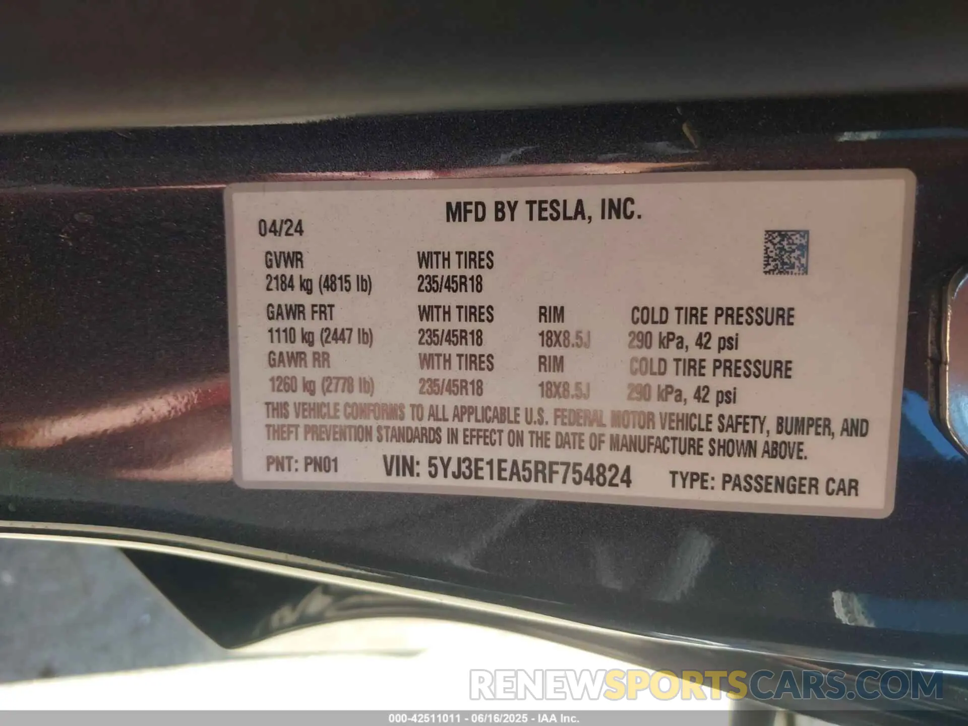 9 Photograph of a damaged car 5YJ3E1EA5RF754824 TESLA MODEL 3 2024