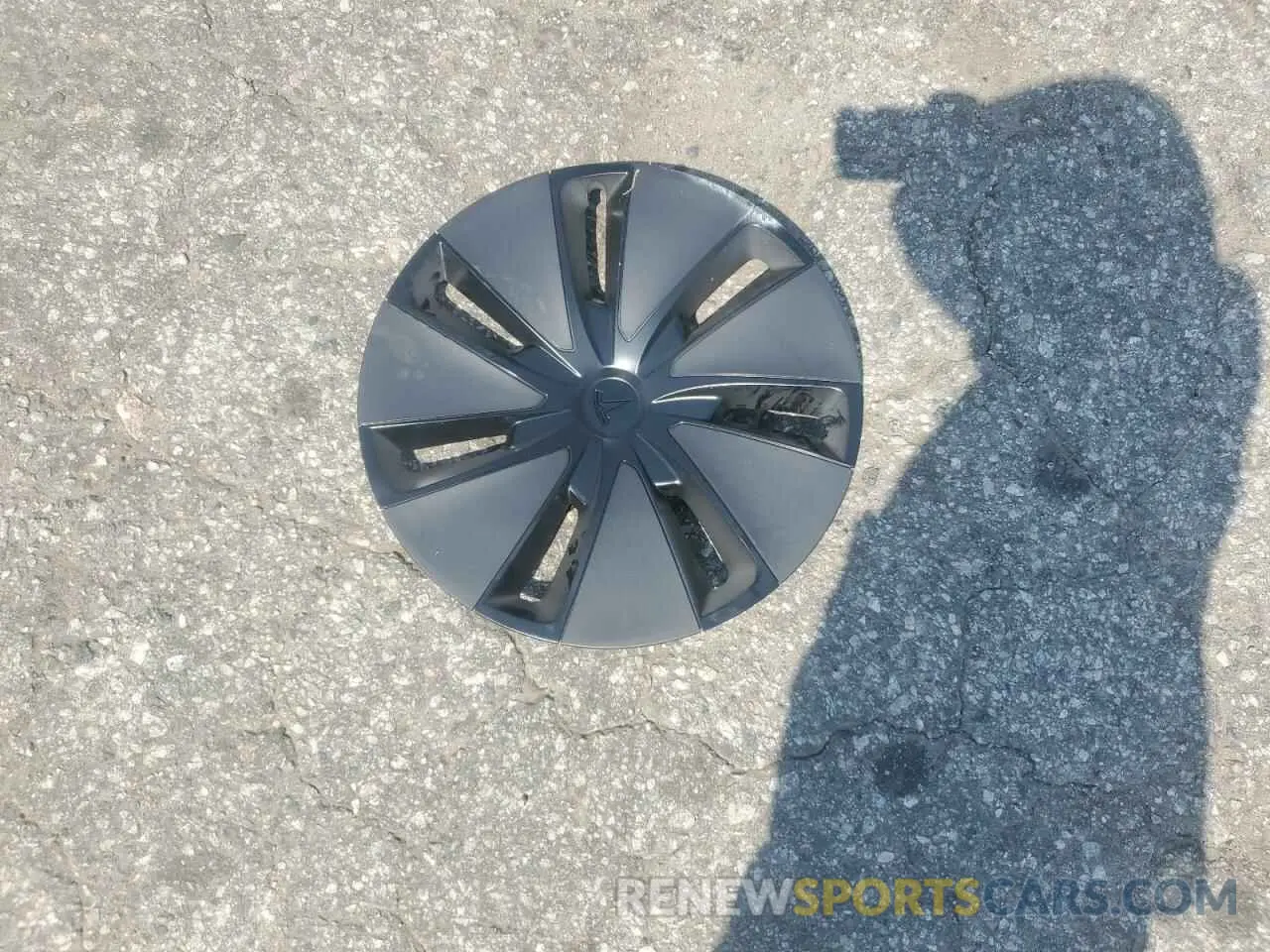12 Photograph of a damaged car 5YJ3E1EA5RF835581 TESLA MODEL 3 2024