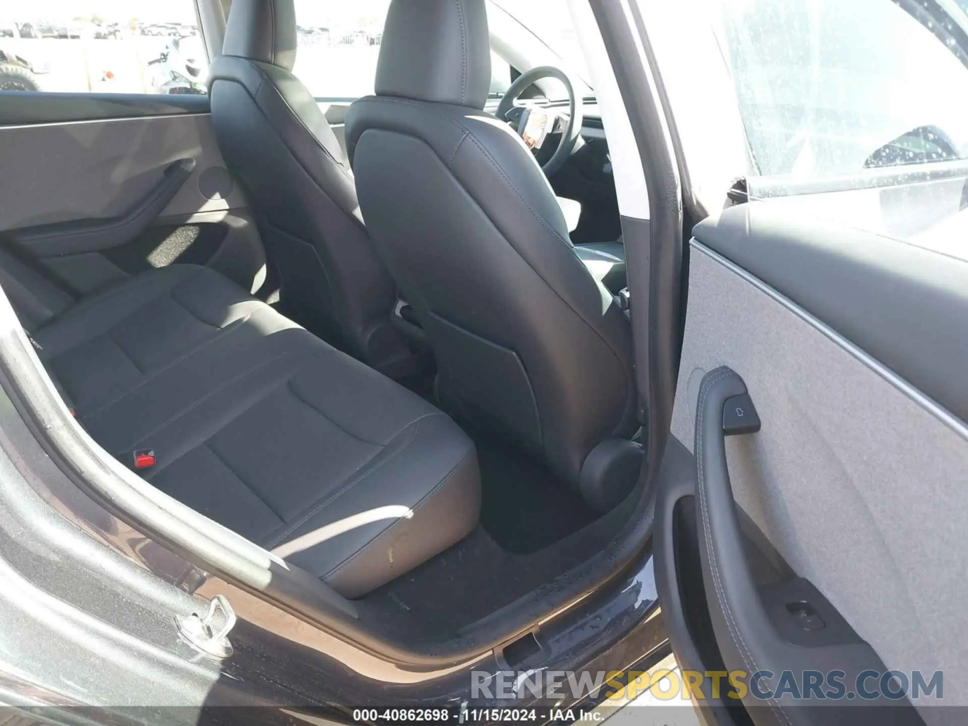 8 Photograph of a damaged car 5YJ3E1EA6RF727891 TESLA MODEL 3 2024