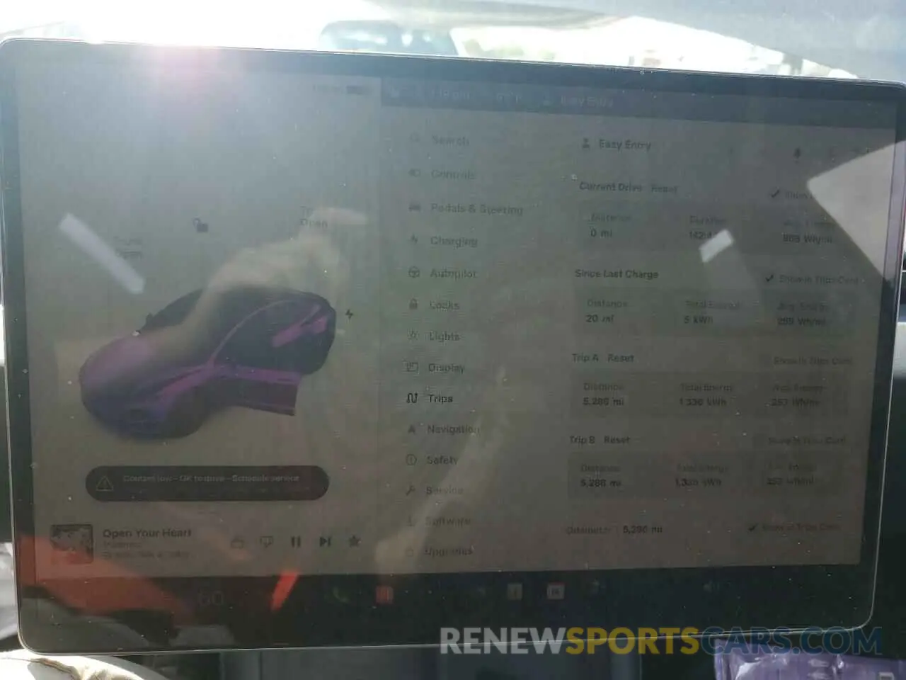 9 Photograph of a damaged car 5YJ3E1EA6RF740818 TESLA MODEL 3 2024