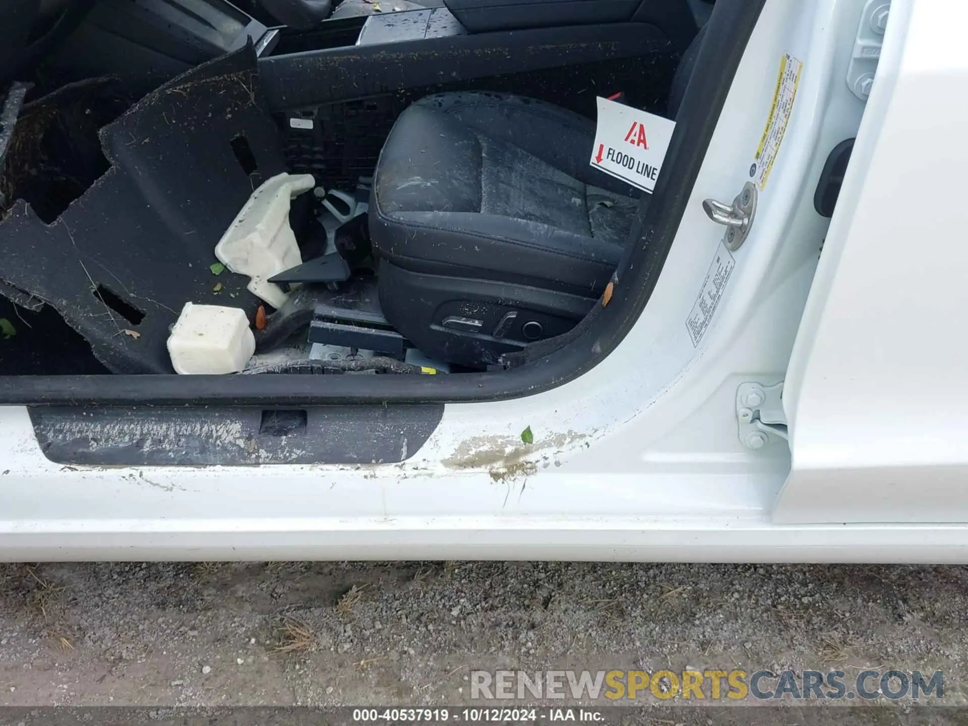 6 Photograph of a damaged car 5YJ3E1EA6RF751009 TESLA MODEL 3 2024