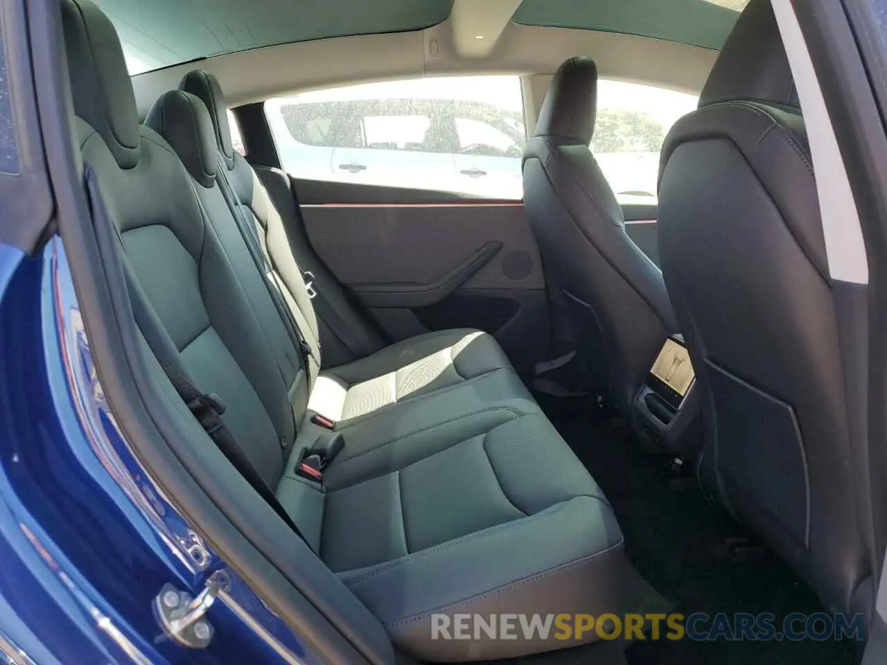 10 Photograph of a damaged car 5YJ3E1EA6RF770966 TESLA MODEL 3 2024