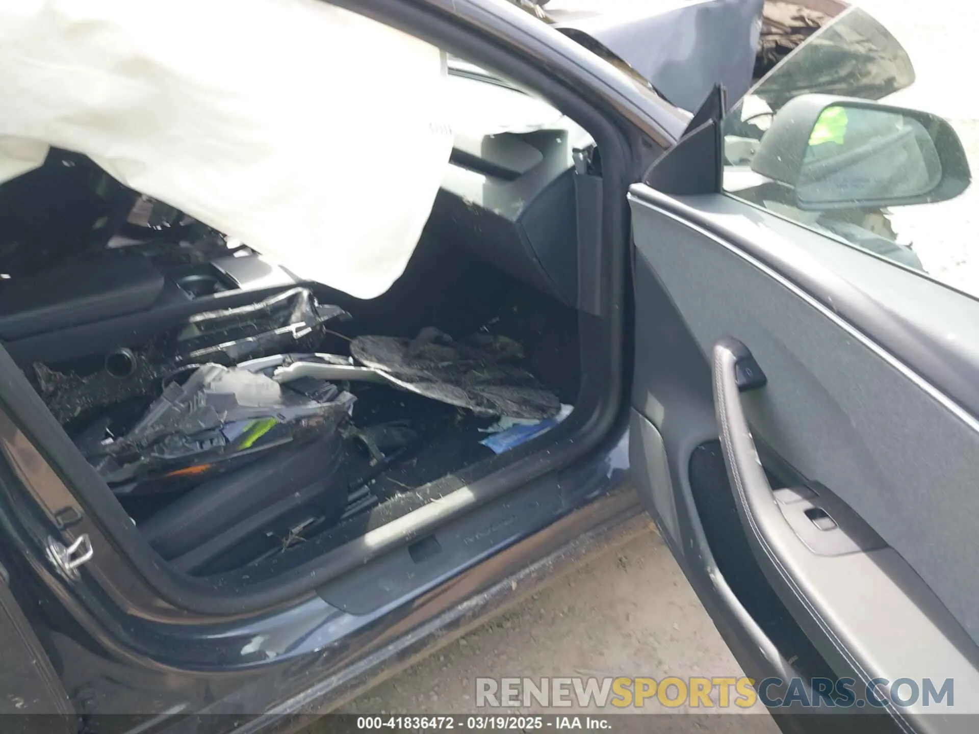 5 Photograph of a damaged car 5YJ3E1EA6RF773141 TESLA MODEL 3 2024