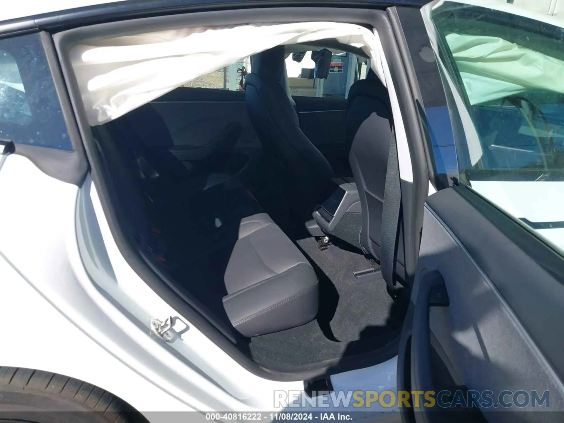 8 Photograph of a damaged car 5YJ3E1EA6RF842734 TESLA MODEL 3 2024