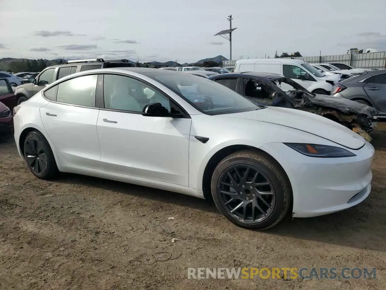 4 Photograph of a damaged car 5YJ3E1EA6RF863762 TESLA MODEL 3 2024