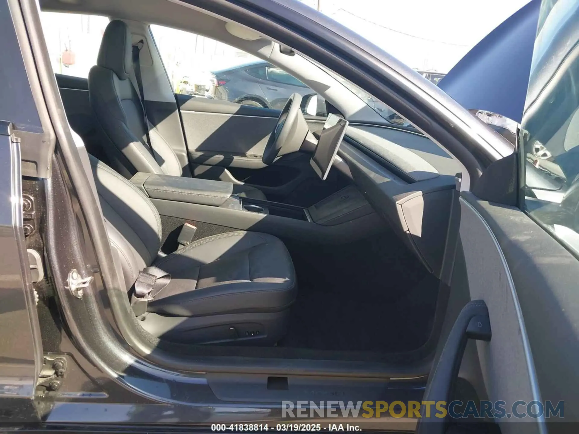 5 Photograph of a damaged car 5YJ3E1EA7RF717855 TESLA MODEL 3 2024