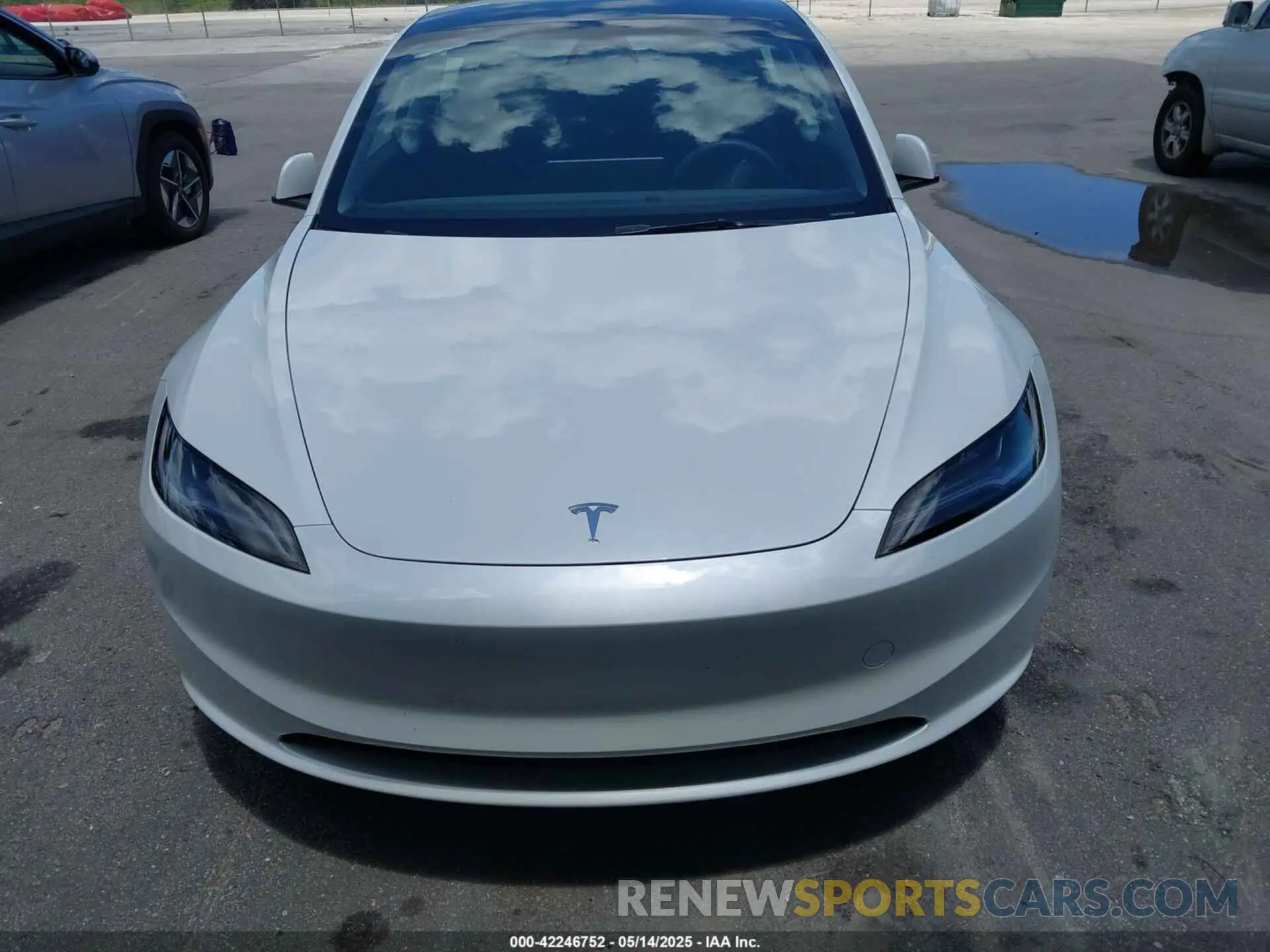 10 Photograph of a damaged car 5YJ3E1EA7RF721503 TESLA MODEL 3 2024