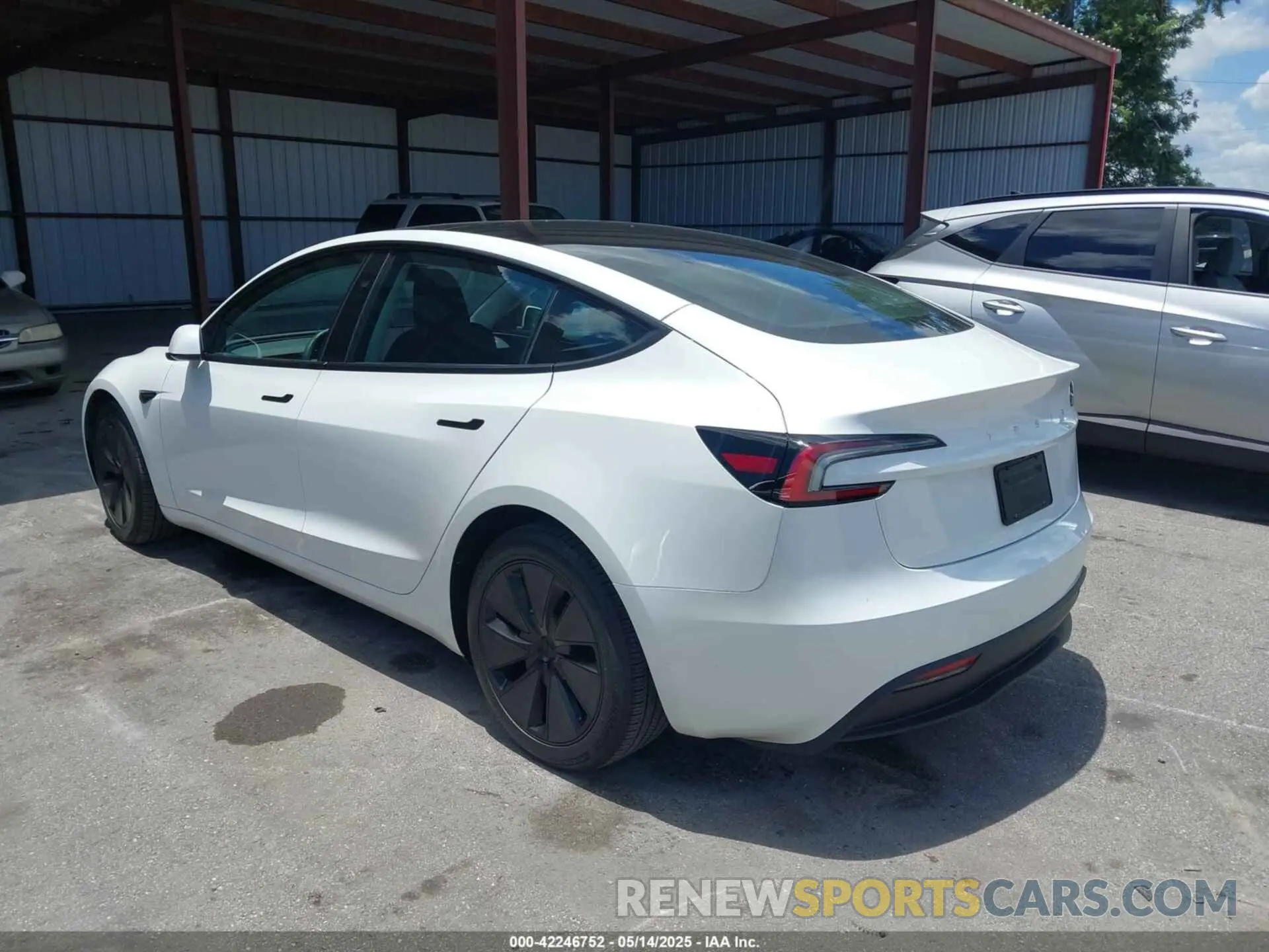 3 Photograph of a damaged car 5YJ3E1EA7RF721503 TESLA MODEL 3 2024