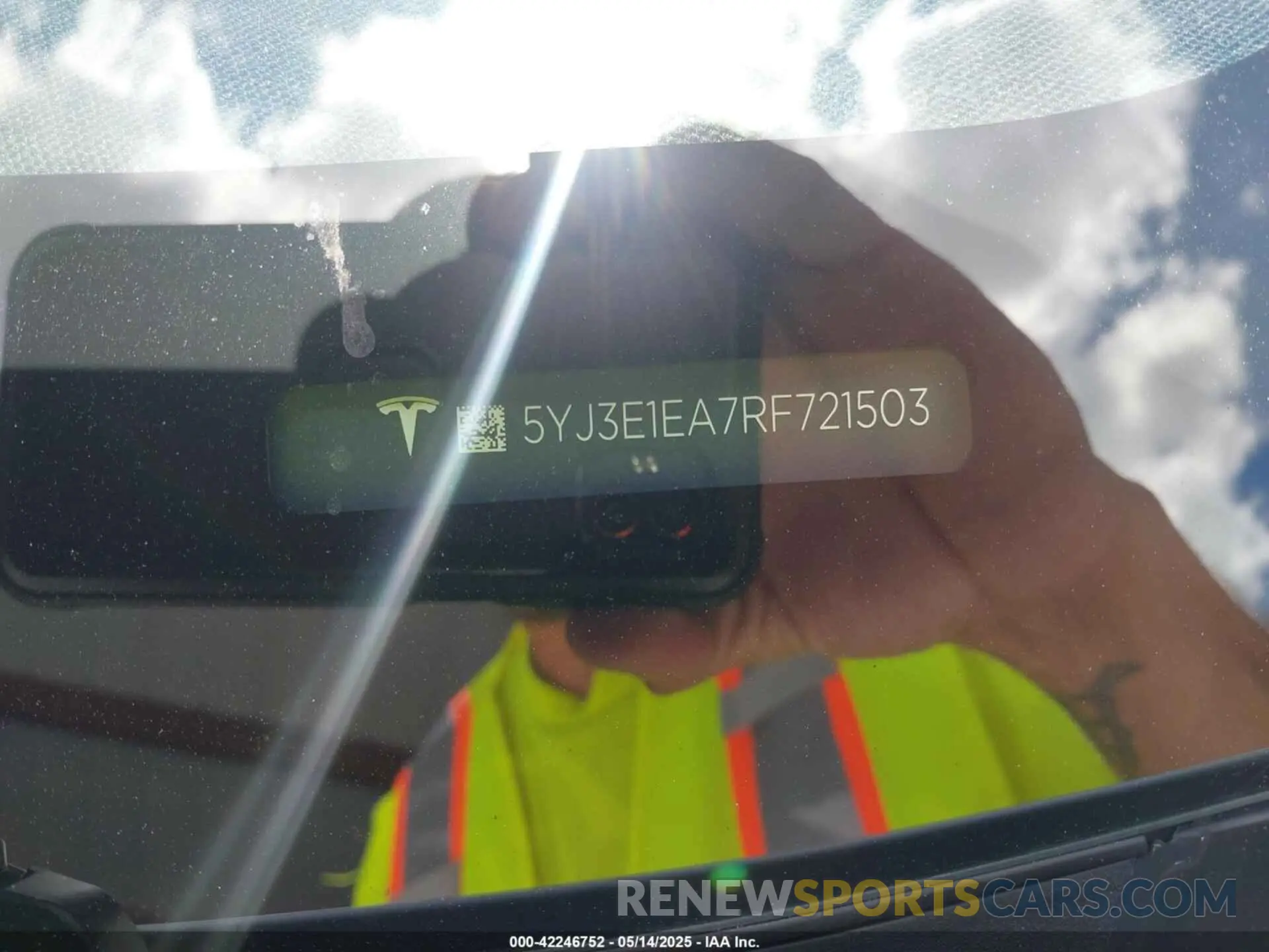 9 Photograph of a damaged car 5YJ3E1EA7RF721503 TESLA MODEL 3 2024