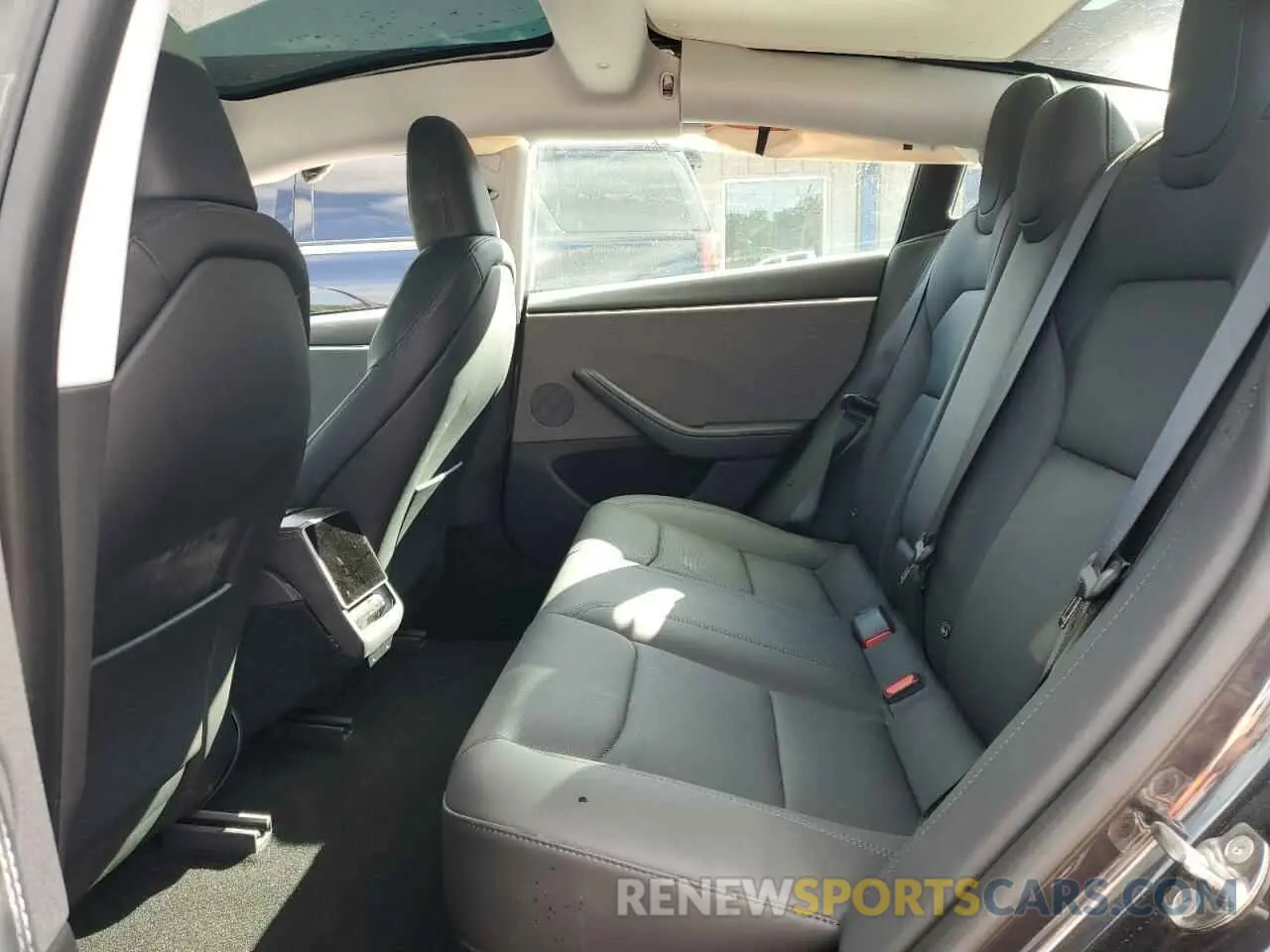 10 Photograph of a damaged car 5YJ3E1EA7RF726152 TESLA MODEL 3 2024