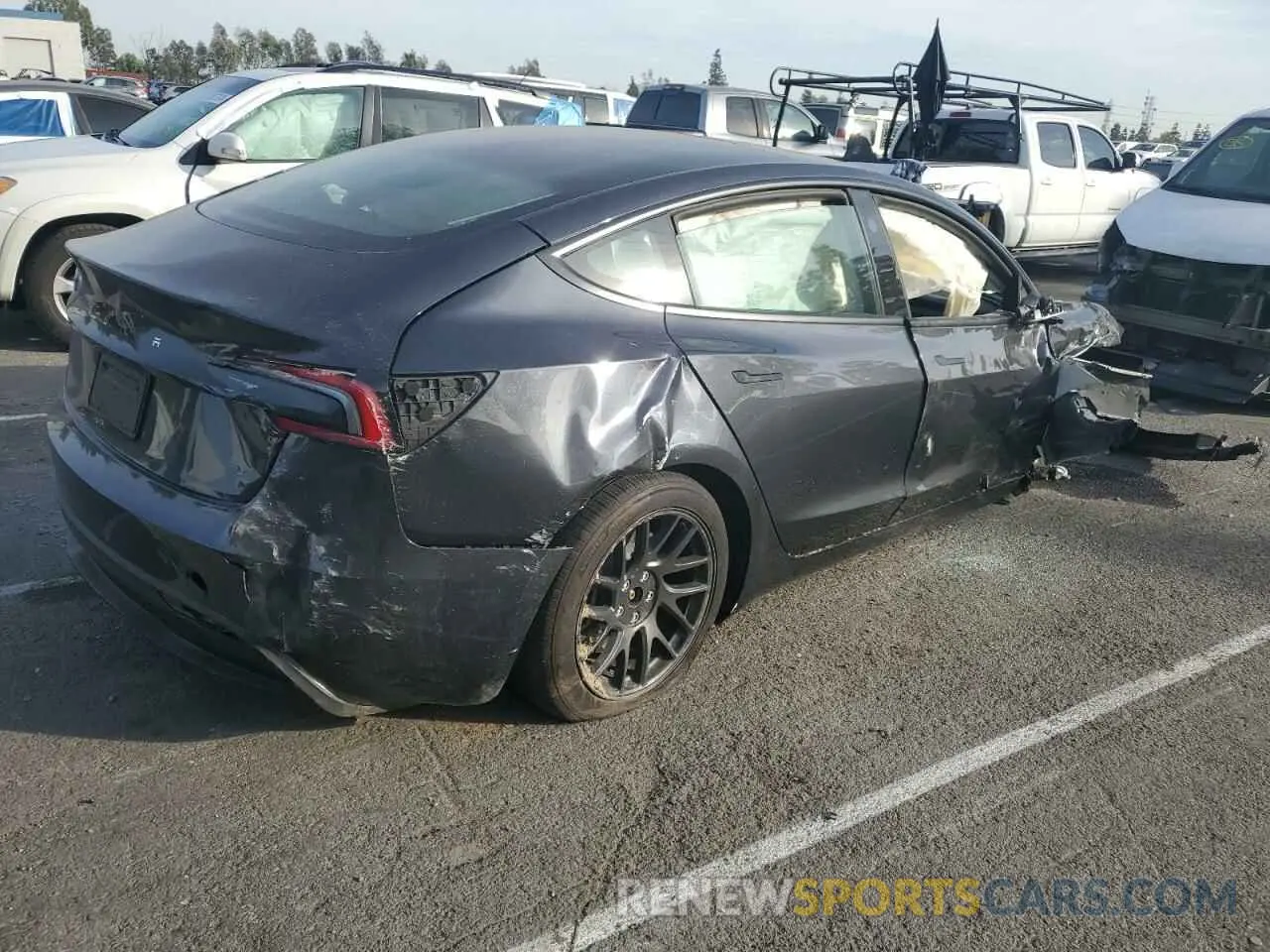 3 Photograph of a damaged car 5YJ3E1EA7RF733490 TESLA MODEL 3 2024