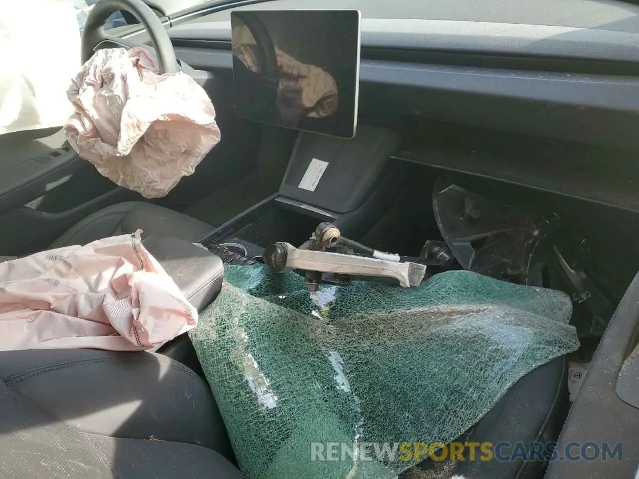 8 Photograph of a damaged car 5YJ3E1EA7RF733490 TESLA MODEL 3 2024