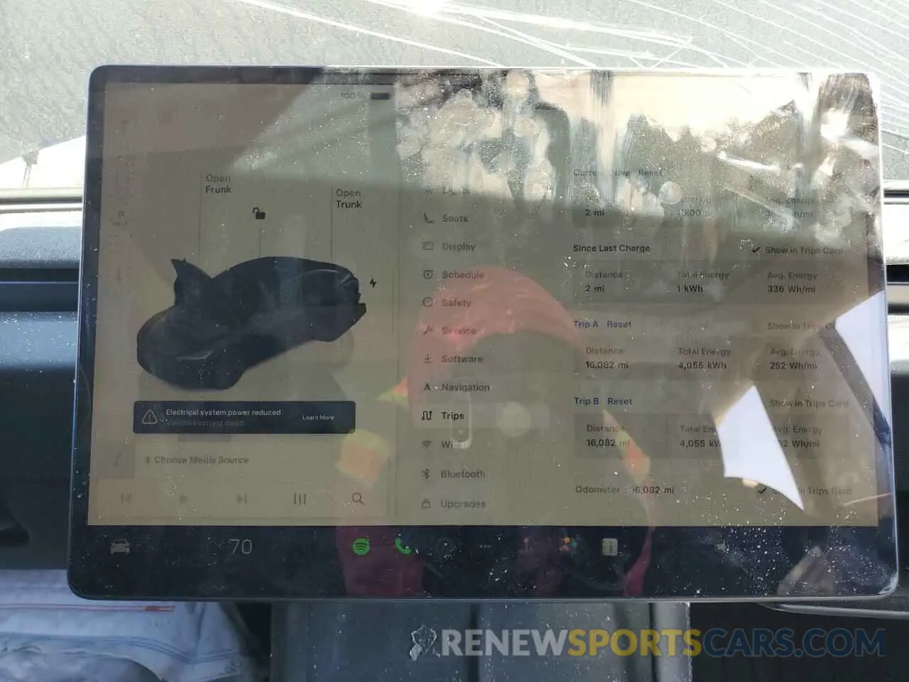 9 Photograph of a damaged car 5YJ3E1EA7RF747485 TESLA MODEL 3 2024