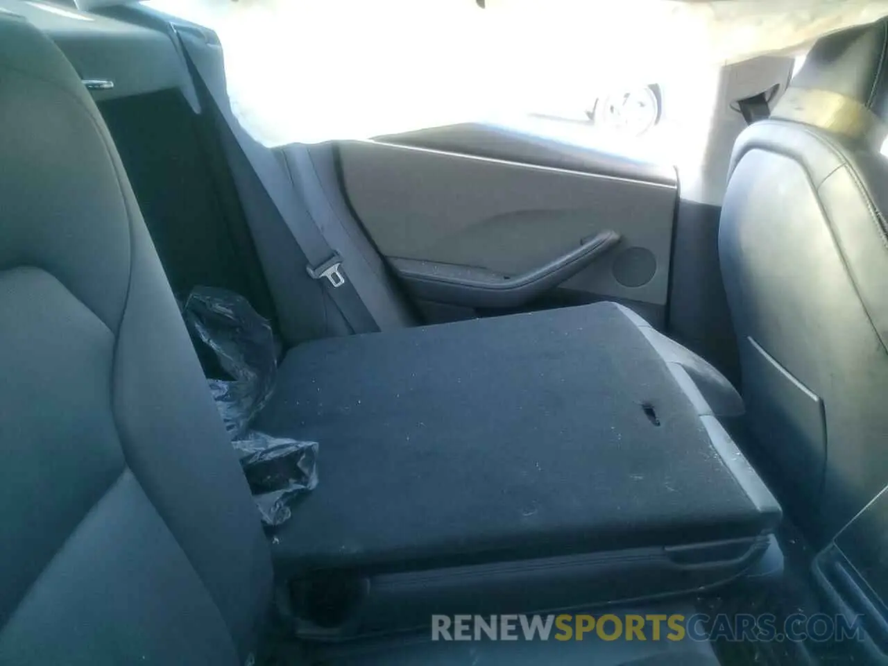 11 Photograph of a damaged car 5YJ3E1EA7RF757613 TESLA MODEL 3 2024