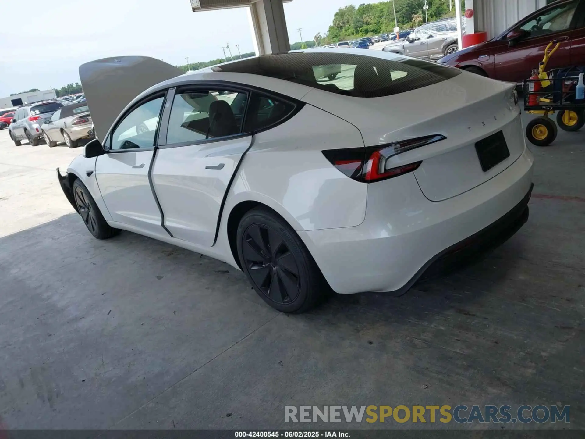 3 Photograph of a damaged car 5YJ3E1EA7RF760804 TESLA MODEL 3 2024