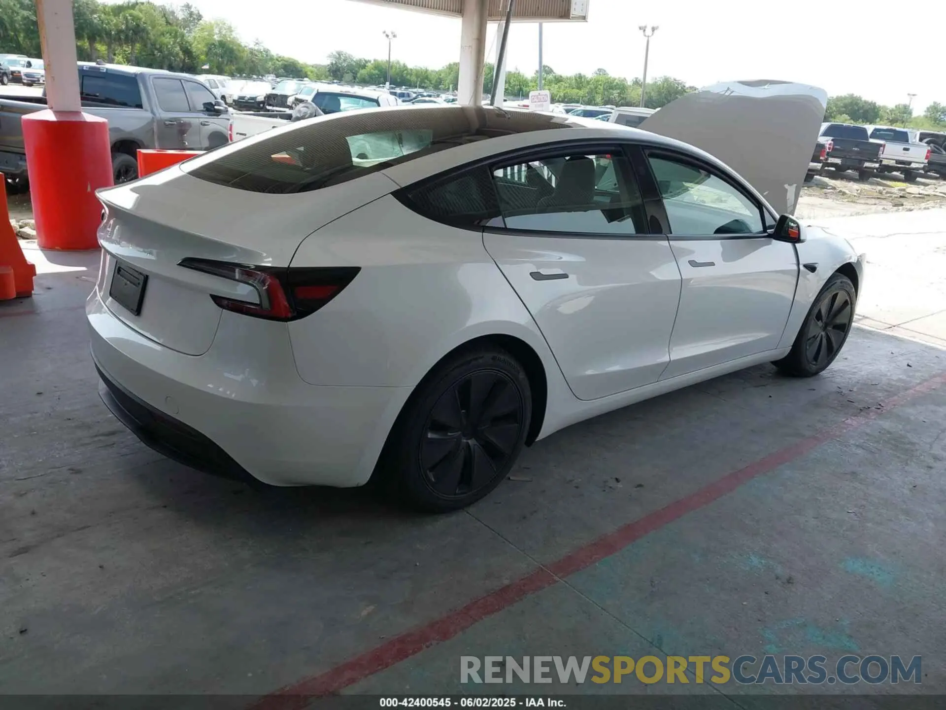 4 Photograph of a damaged car 5YJ3E1EA7RF760804 TESLA MODEL 3 2024