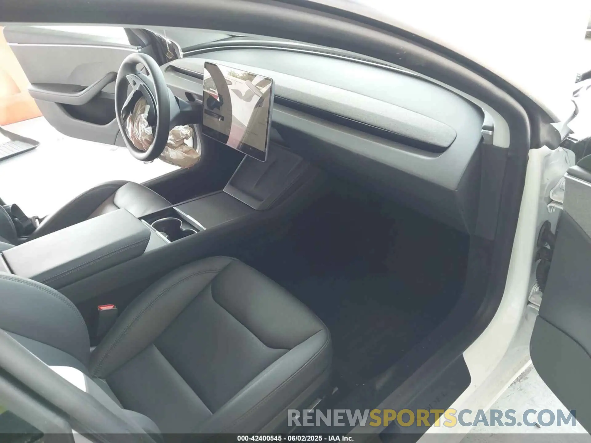 5 Photograph of a damaged car 5YJ3E1EA7RF760804 TESLA MODEL 3 2024