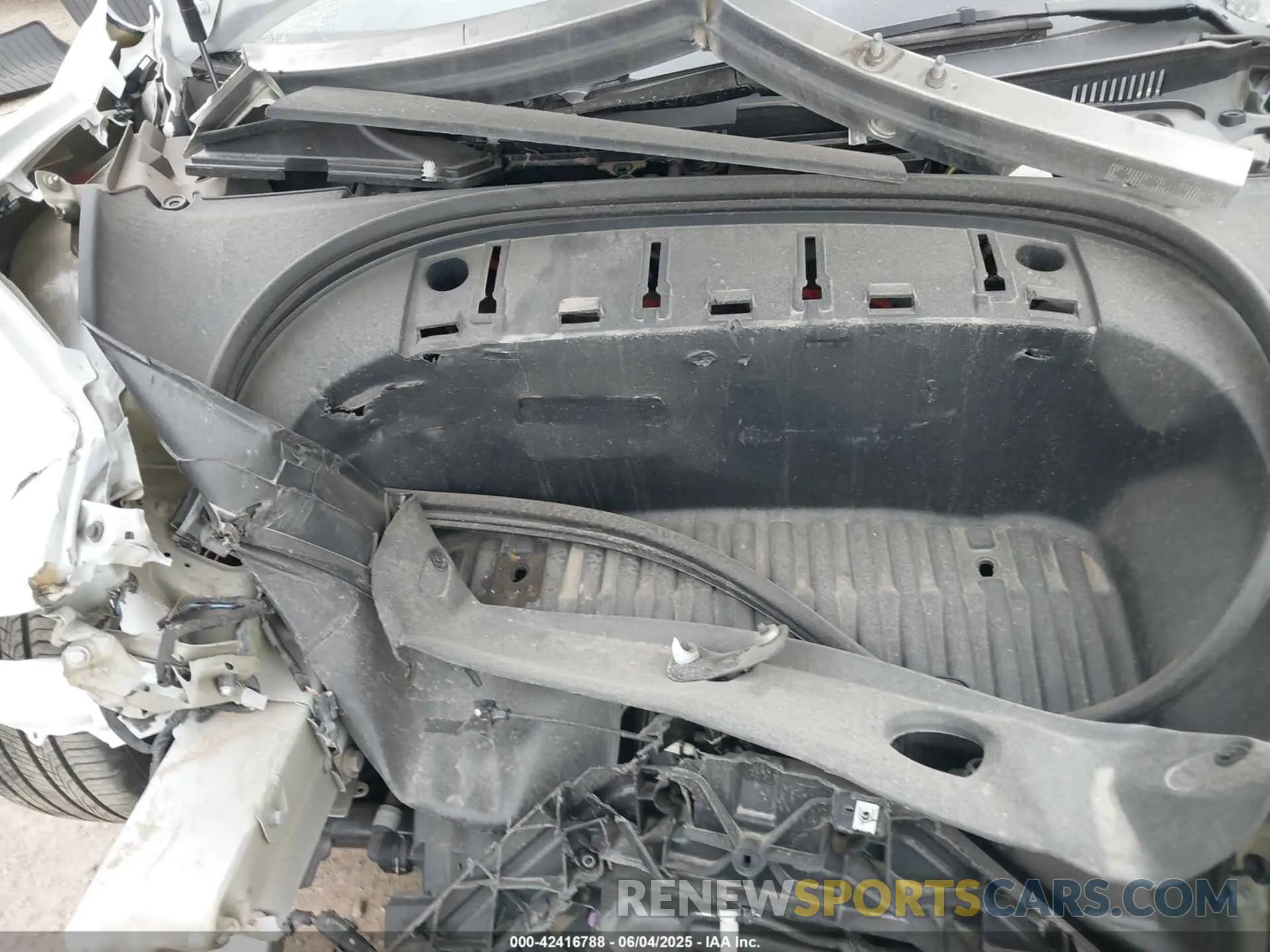 10 Photograph of a damaged car 5YJ3E1EA7RF772127 TESLA MODEL 3 2024