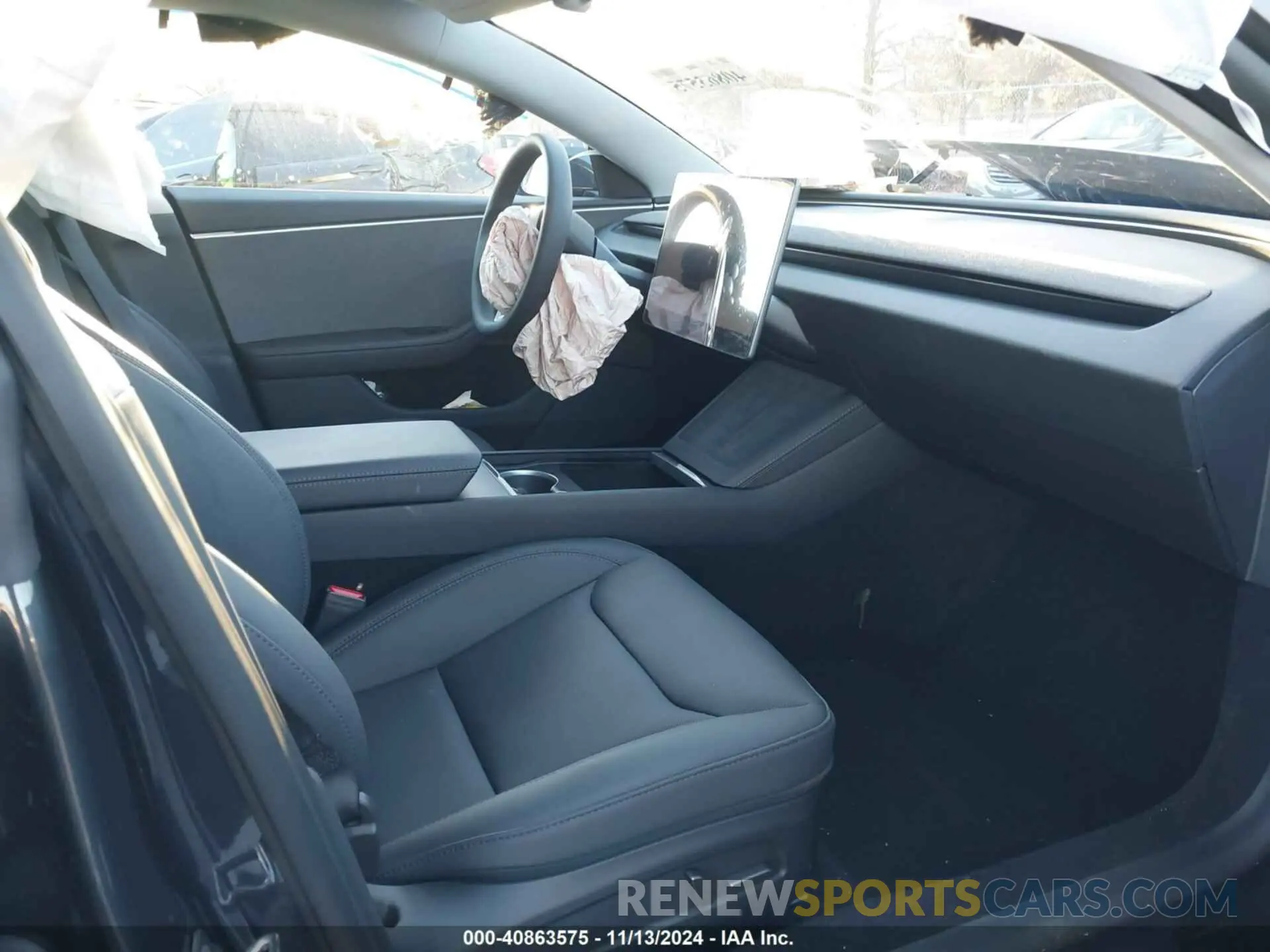 5 Photograph of a damaged car 5YJ3E1EA7RF853483 TESLA MODEL 3 2024