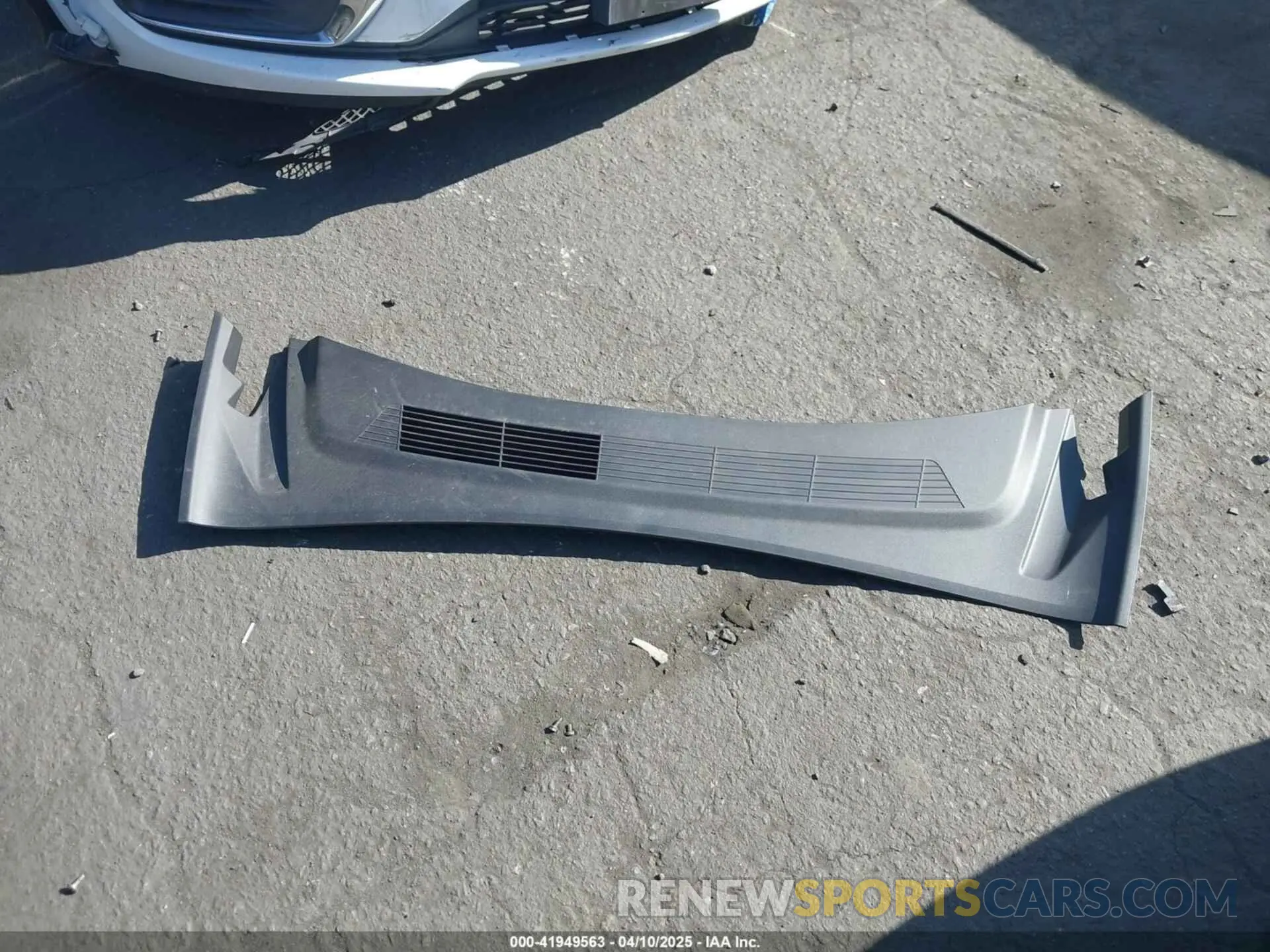 12 Photograph of a damaged car 5YJ3E1EA7RF865021 TESLA MODEL 3 2024