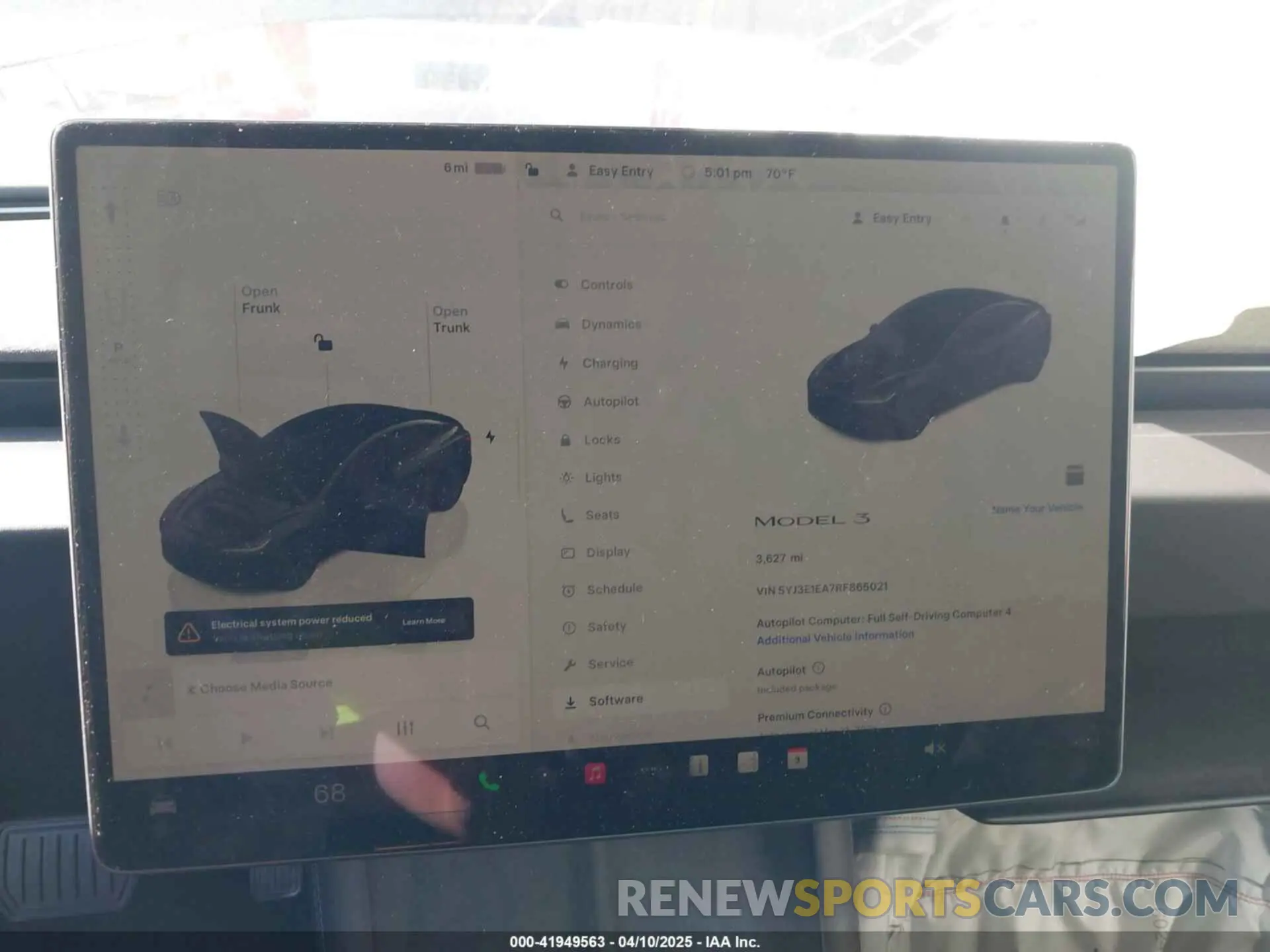 19 Photograph of a damaged car 5YJ3E1EA7RF865021 TESLA MODEL 3 2024