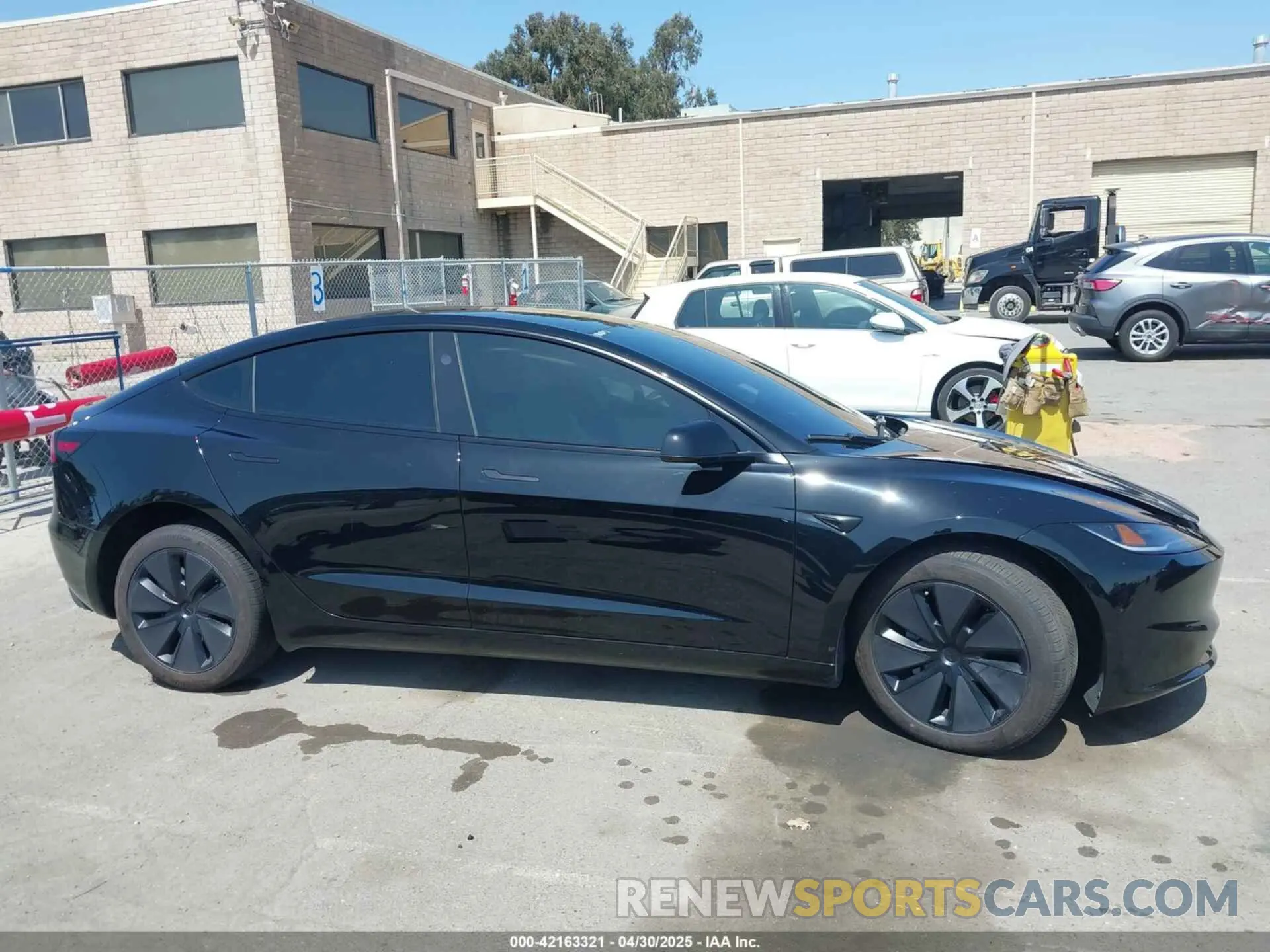 14 Photograph of a damaged car 5YJ3E1EA7RF868520 TESLA MODEL 3 2024