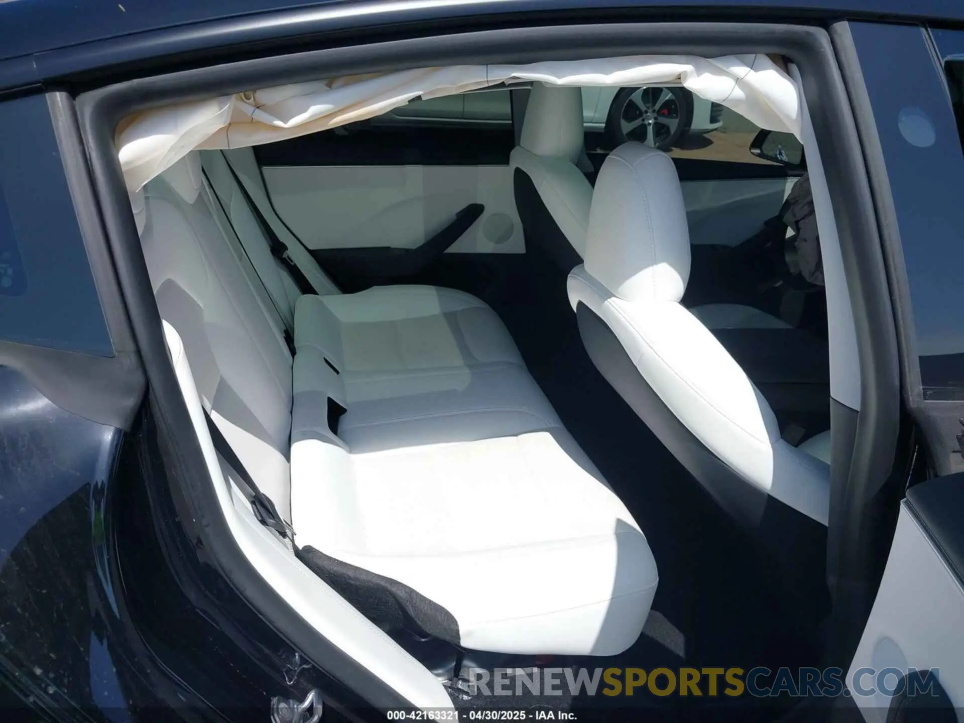 8 Photograph of a damaged car 5YJ3E1EA7RF868520 TESLA MODEL 3 2024
