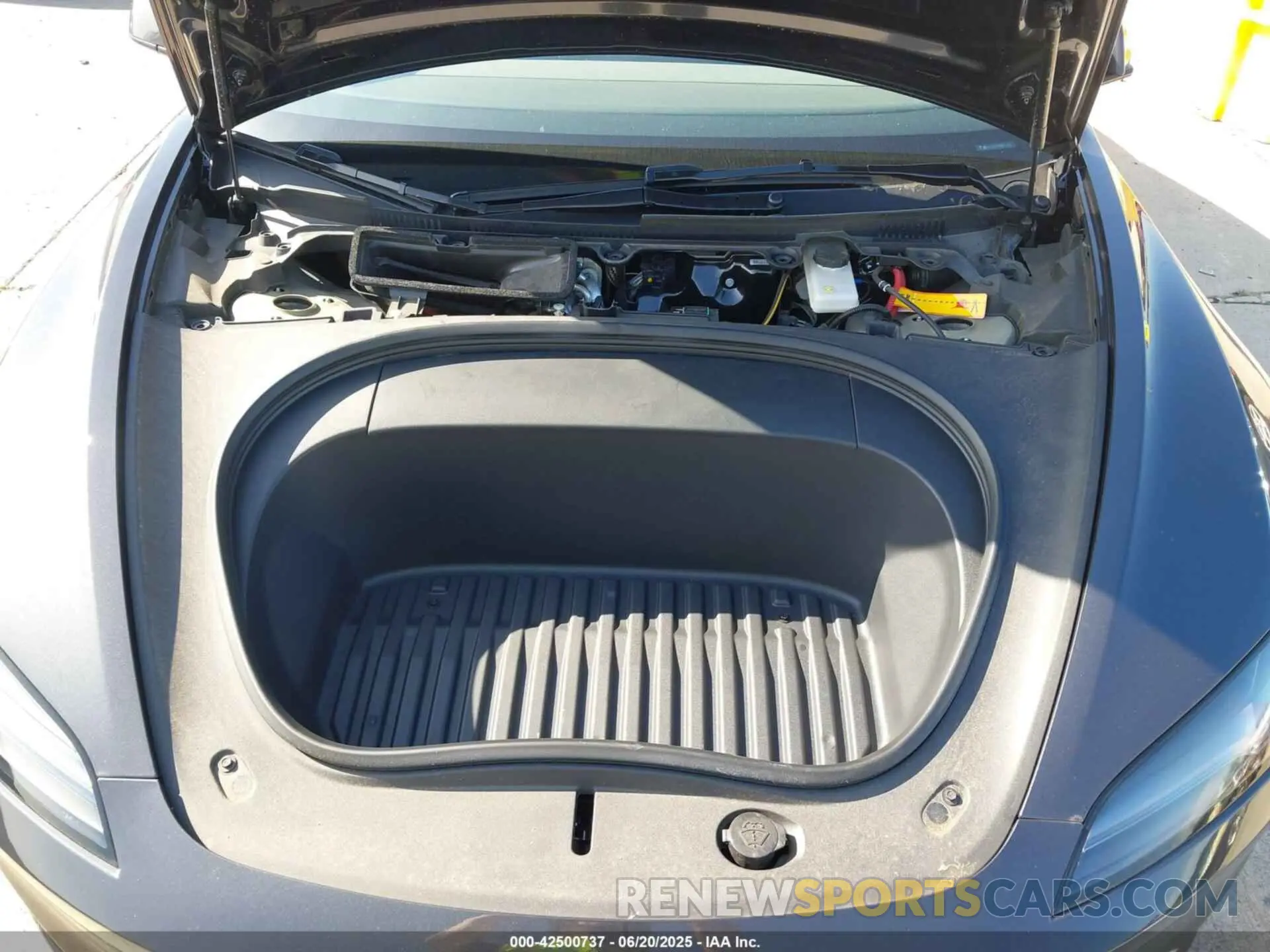 10 Photograph of a damaged car 5YJ3E1EA8RF717931 TESLA MODEL 3 2024