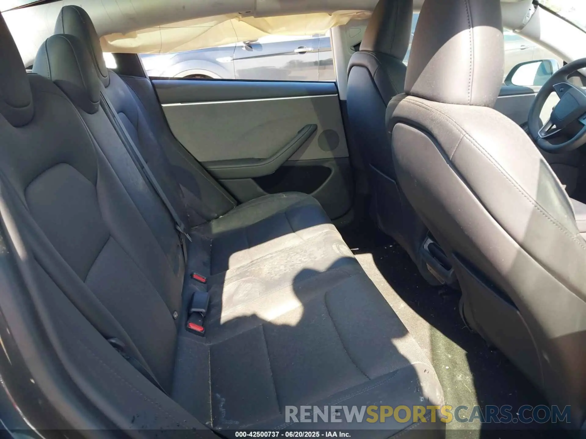8 Photograph of a damaged car 5YJ3E1EA8RF717931 TESLA MODEL 3 2024