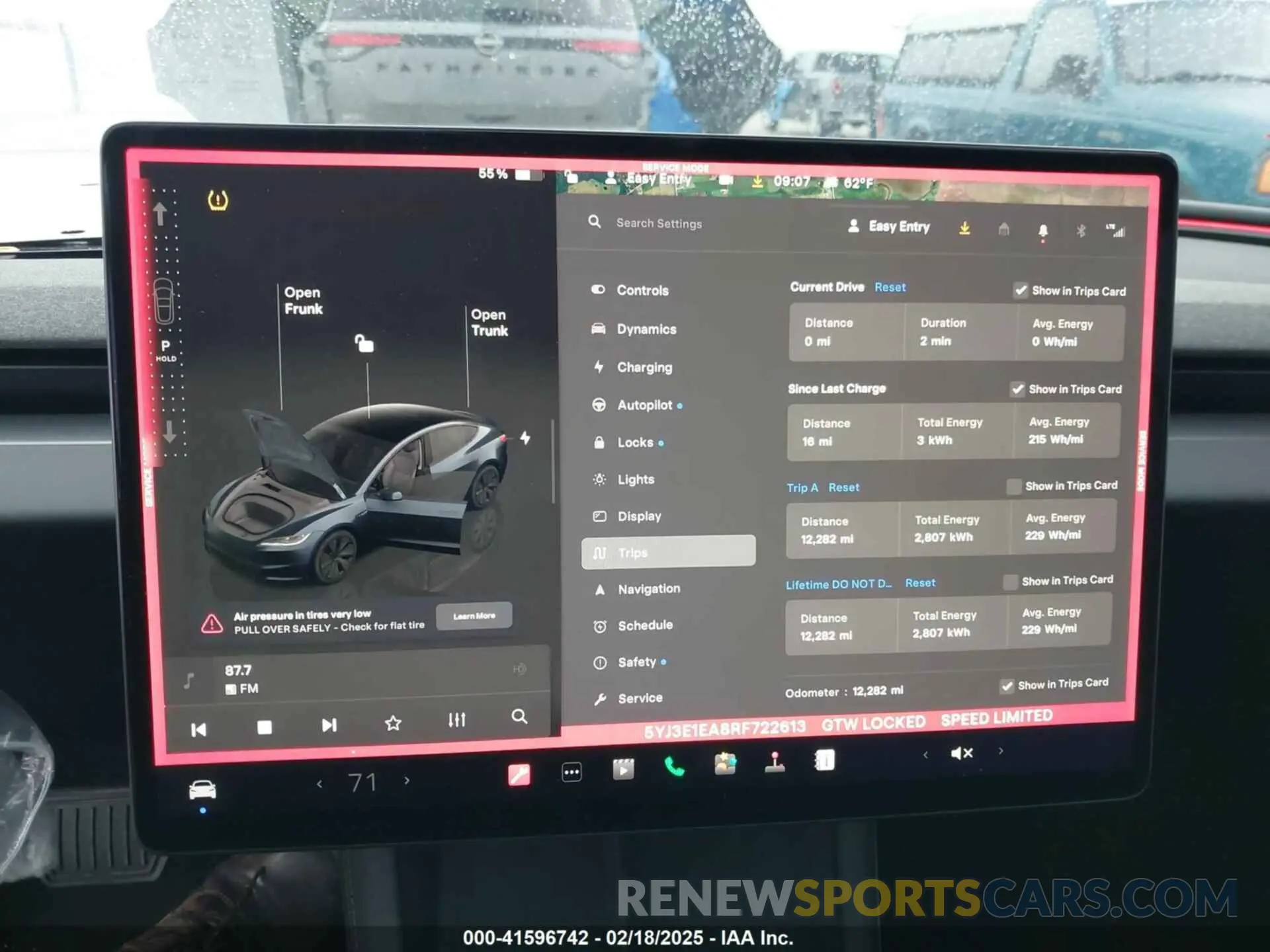 18 Photograph of a damaged car 5YJ3E1EA8RF722613 TESLA MODEL 3 2024