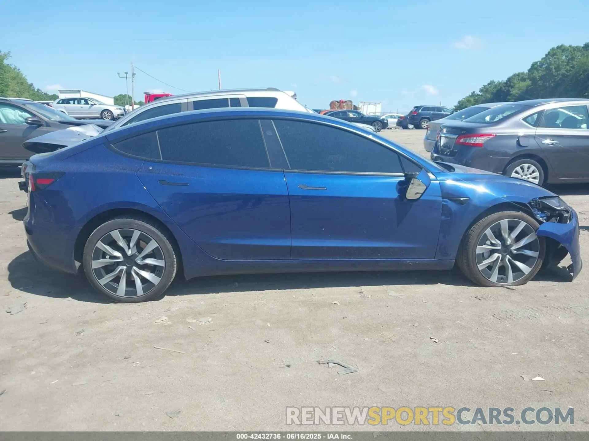 12 Photograph of a damaged car 5YJ3E1EA8RF768989 TESLA MODEL 3 2024