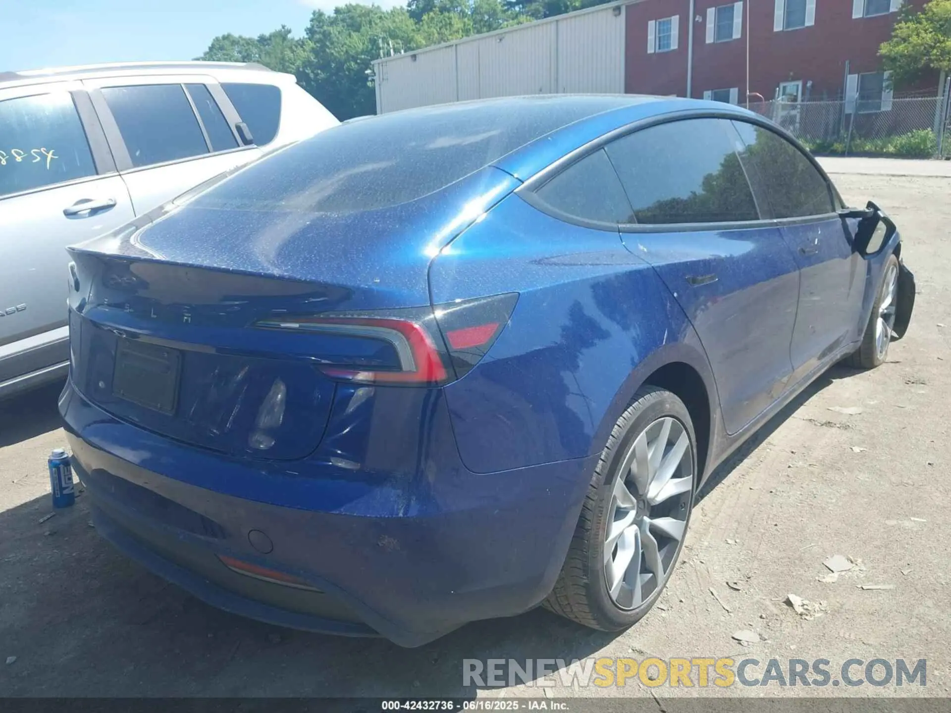 4 Photograph of a damaged car 5YJ3E1EA8RF768989 TESLA MODEL 3 2024