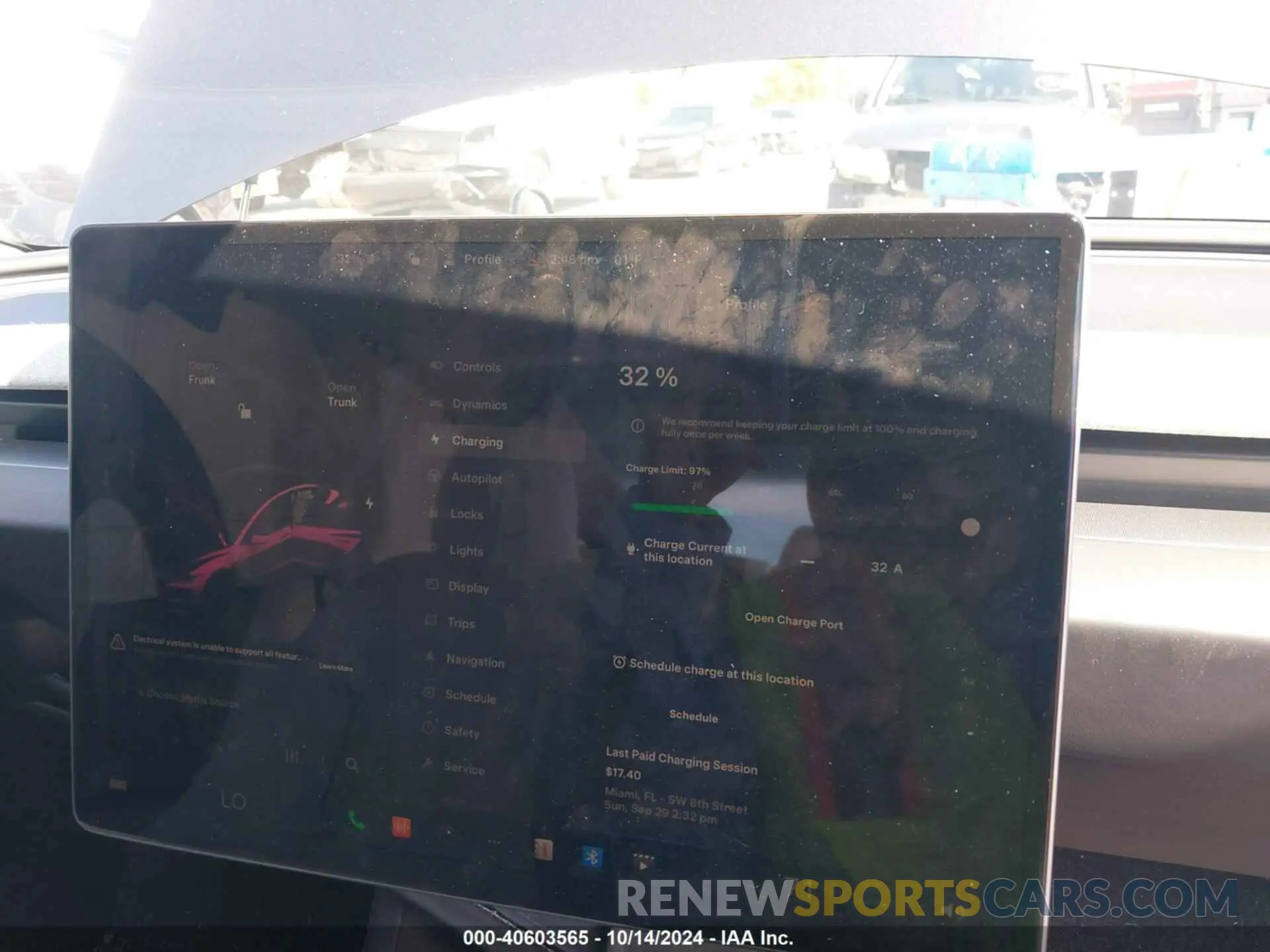 17 Photograph of a damaged car 5YJ3E1EA8RF833176 TESLA MODEL 3 2024
