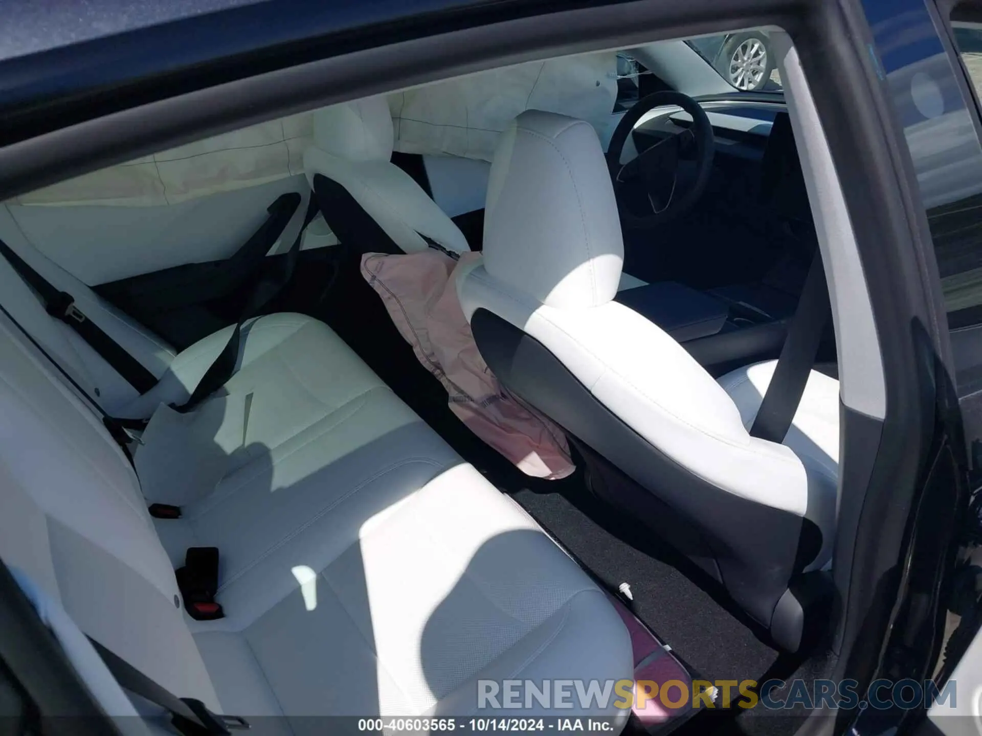 8 Photograph of a damaged car 5YJ3E1EA8RF833176 TESLA MODEL 3 2024