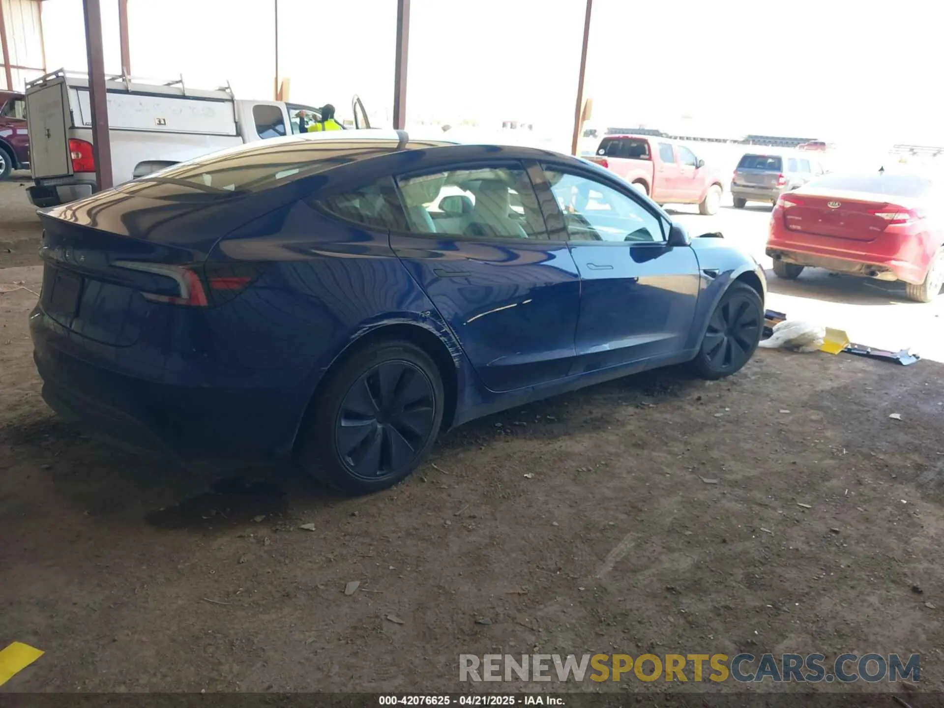 4 Photograph of a damaged car 5YJ3E1EA8RF833727 TESLA MODEL 3 2024