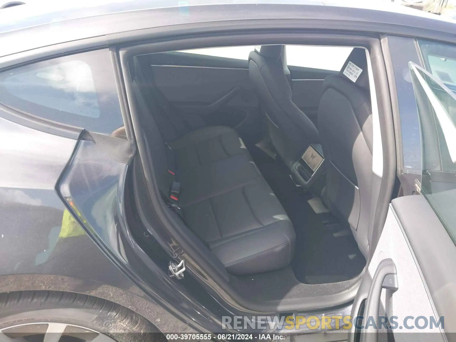 8 Photograph of a damaged car 5YJ3E1EA9RF752140 TESLA MODEL 3 2024