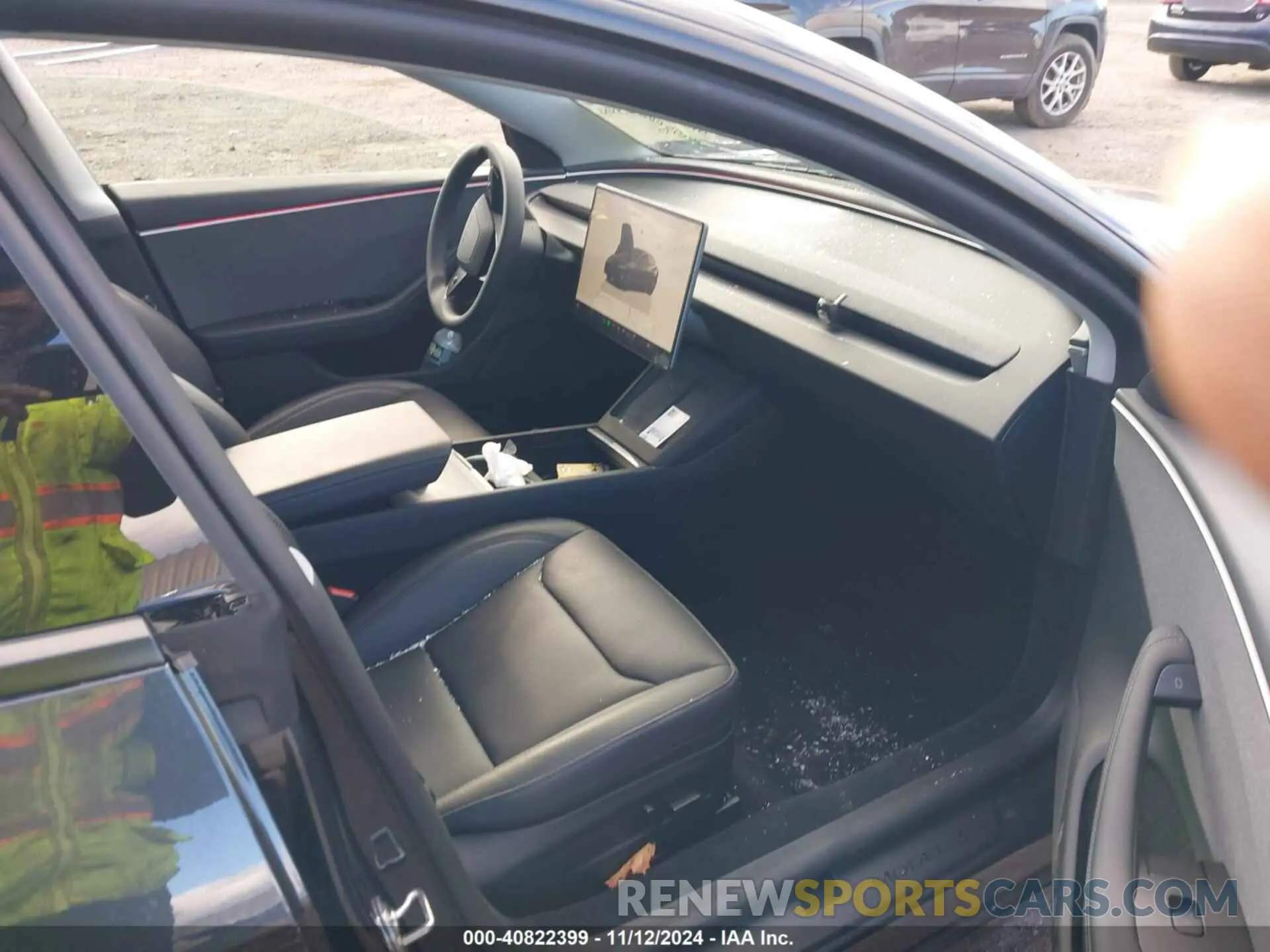 5 Photograph of a damaged car 5YJ3E1EA9RF843196 TESLA MODEL 3 2024