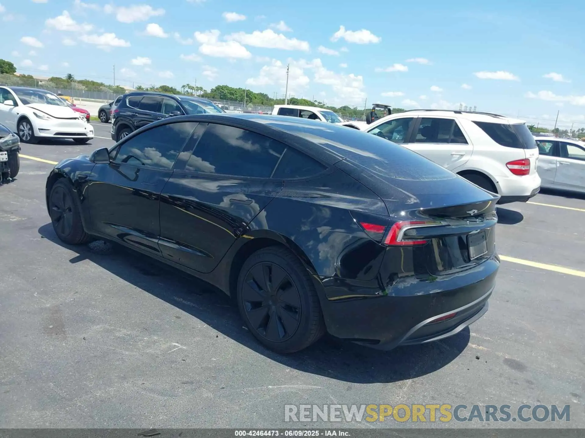 3 Photograph of a damaged car 5YJ3E1EA9RF861066 TESLA MODEL 3 2024