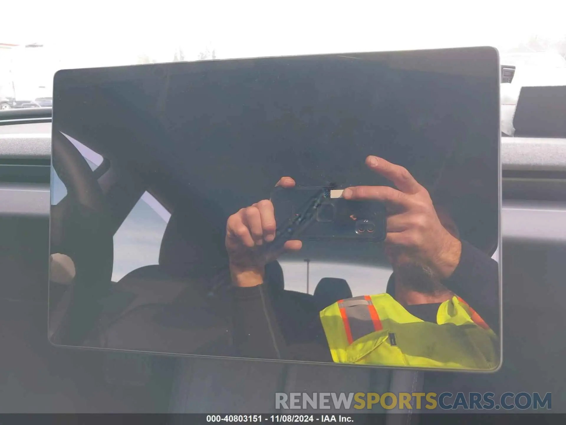18 Photograph of a damaged car 5YJ3E1EA9RF864548 TESLA MODEL 3 2024