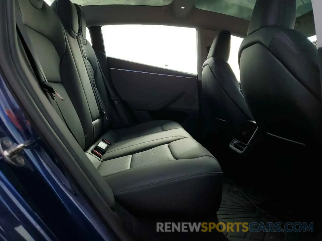 10 Photograph of a damaged car 5YJ3E1EAXRF725898 TESLA MODEL 3 2024