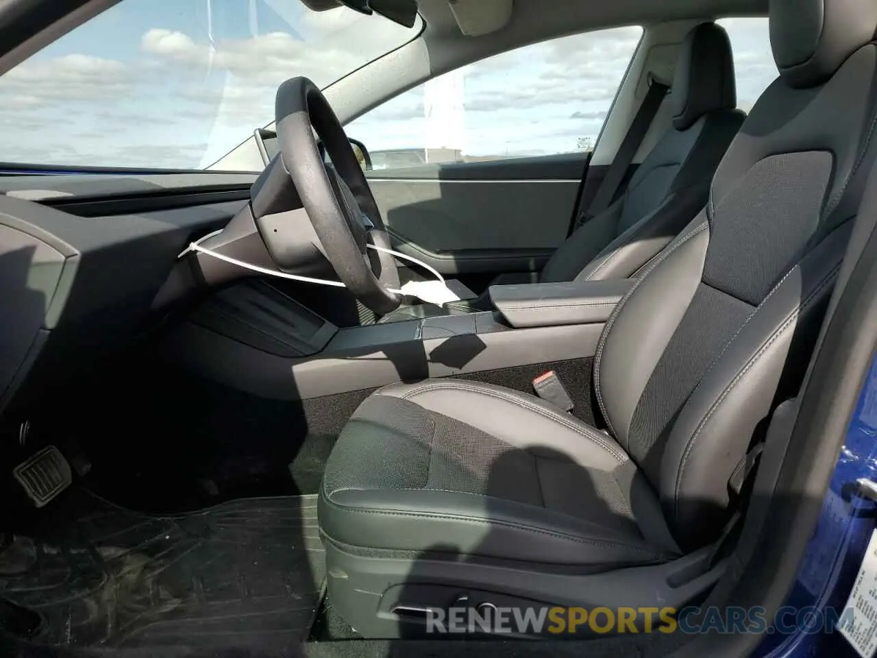 7 Photograph of a damaged car 5YJ3E1EAXRF725898 TESLA MODEL 3 2024