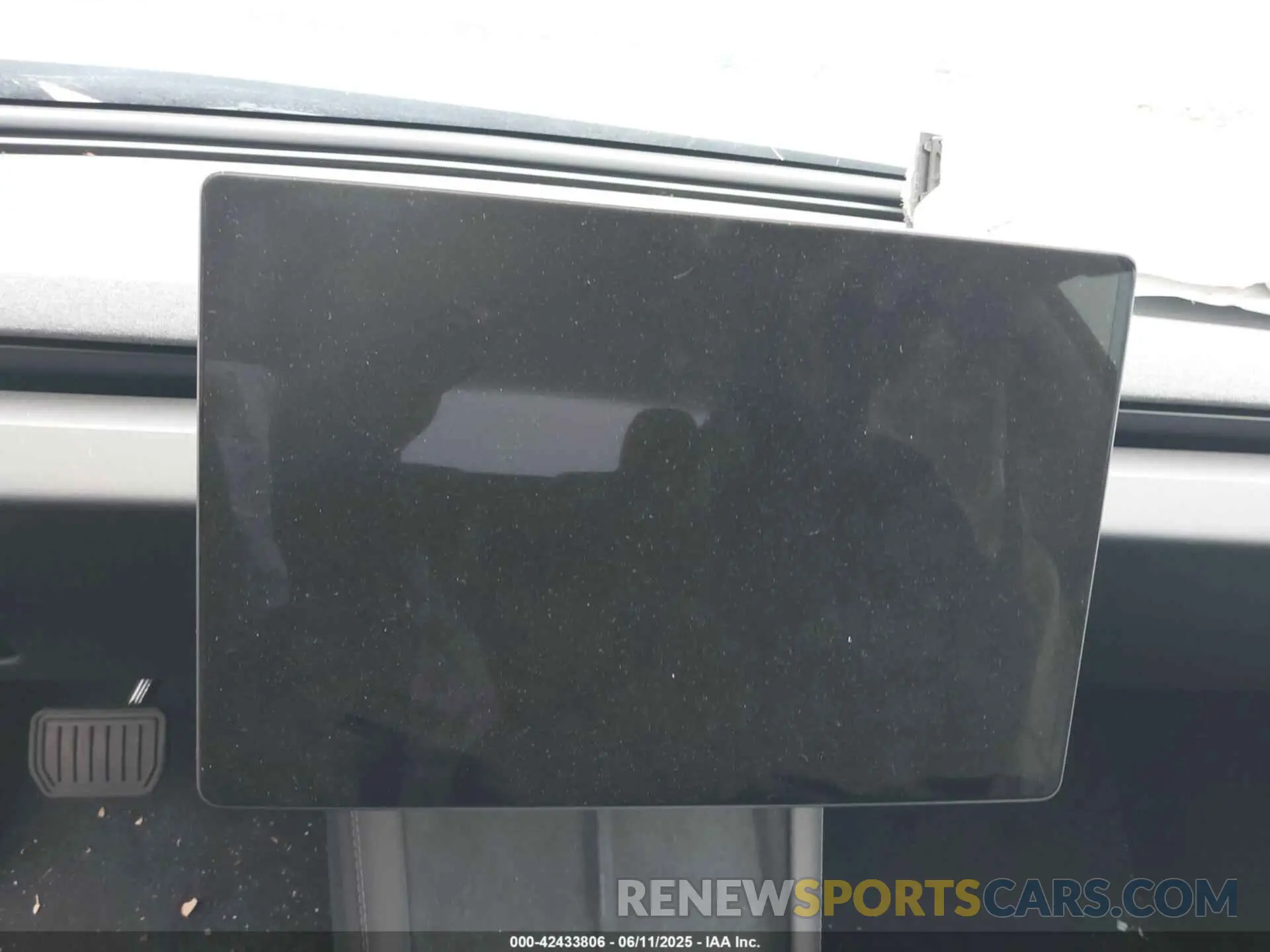 14 Photograph of a damaged car 5YJ3E1EAXRF743950 TESLA MODEL 3 2024