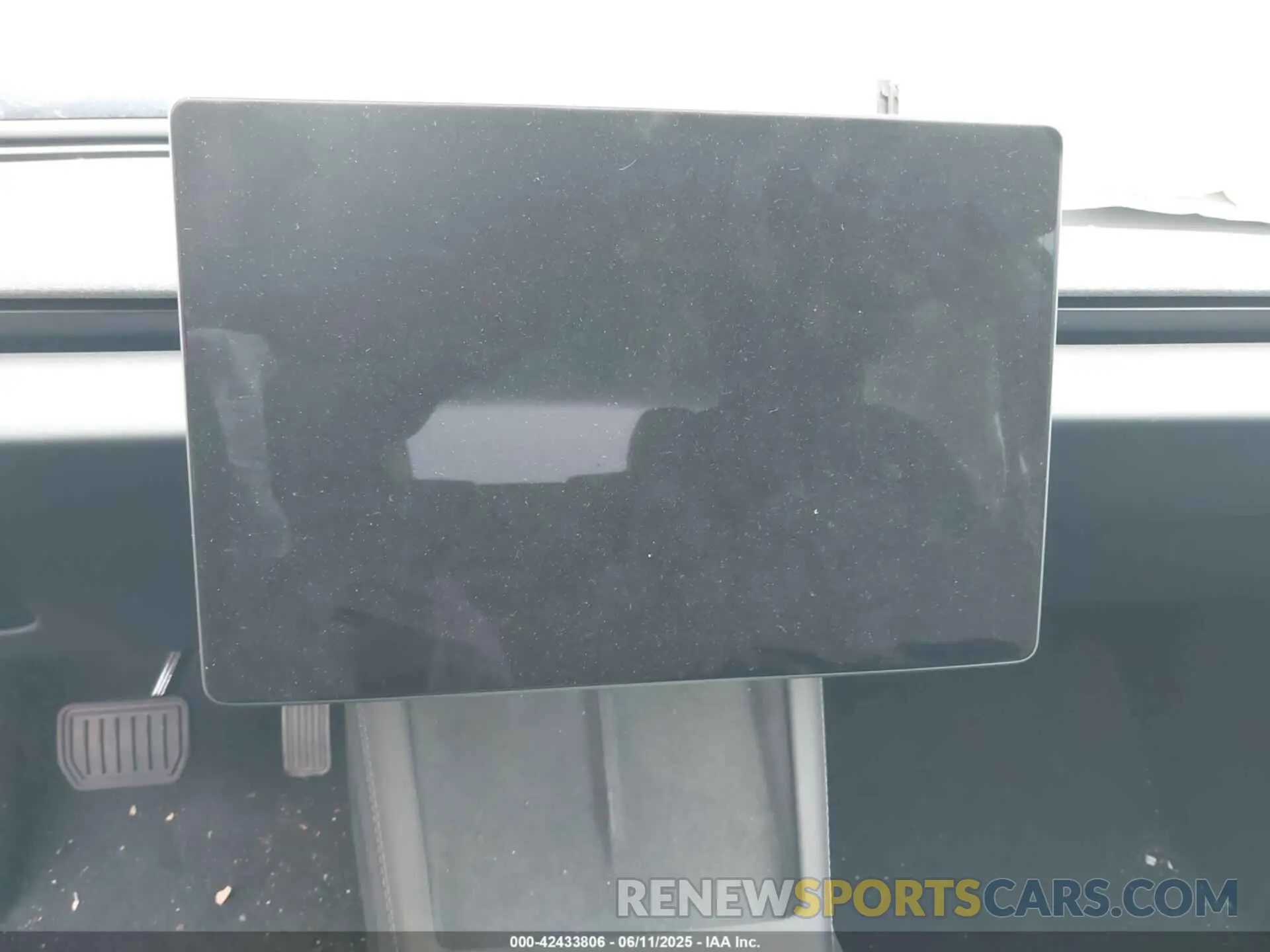 16 Photograph of a damaged car 5YJ3E1EAXRF743950 TESLA MODEL 3 2024