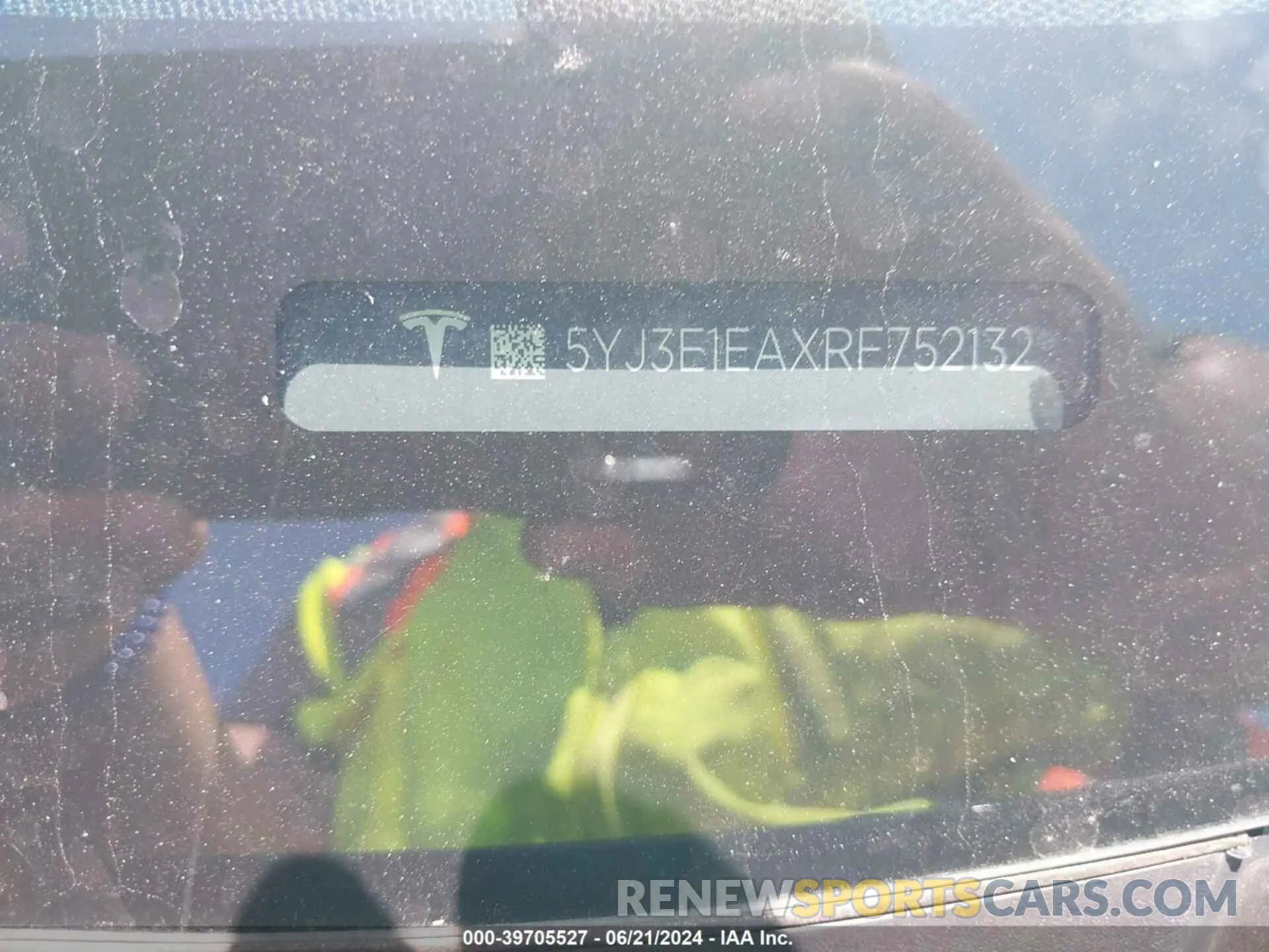 9 Photograph of a damaged car 5YJ3E1EAXRF752132 TESLA MODEL 3 2024