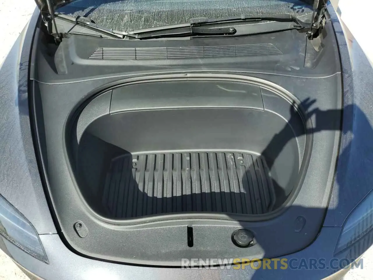11 Photograph of a damaged car 5YJ3E1EAXRF766077 TESLA MODEL 3 2024