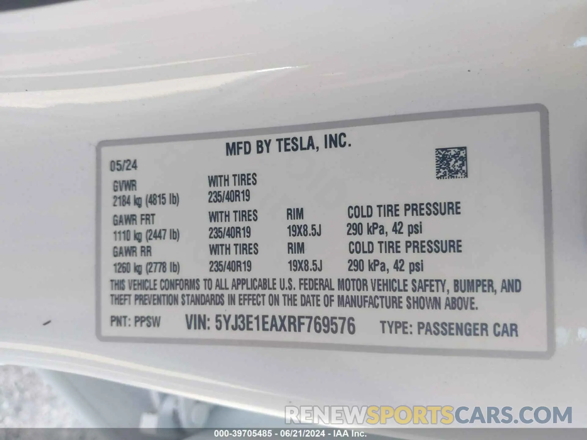 9 Photograph of a damaged car 5YJ3E1EAXRF769576 TESLA MODEL 3 2024